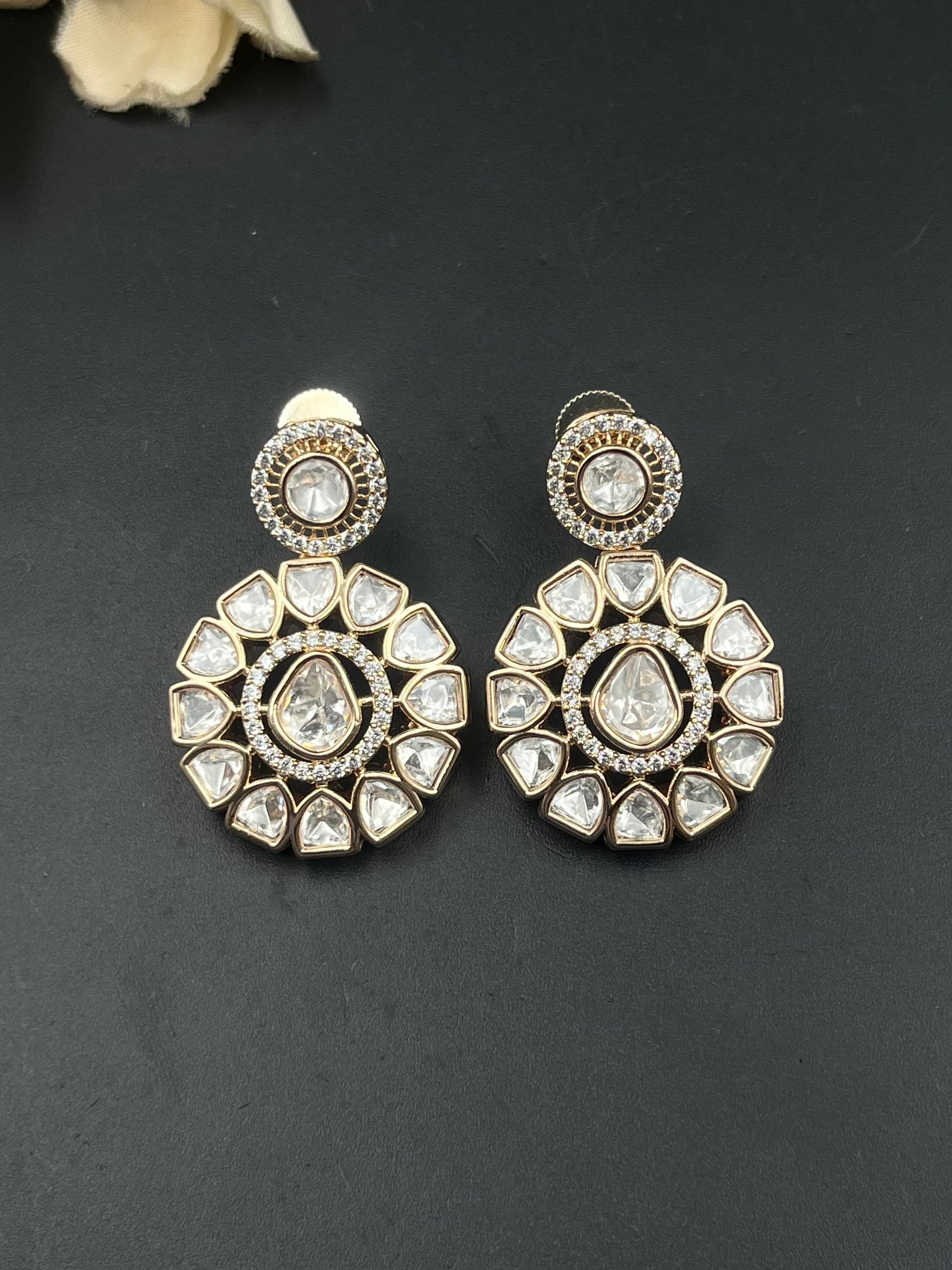 ZOHRA EARRING