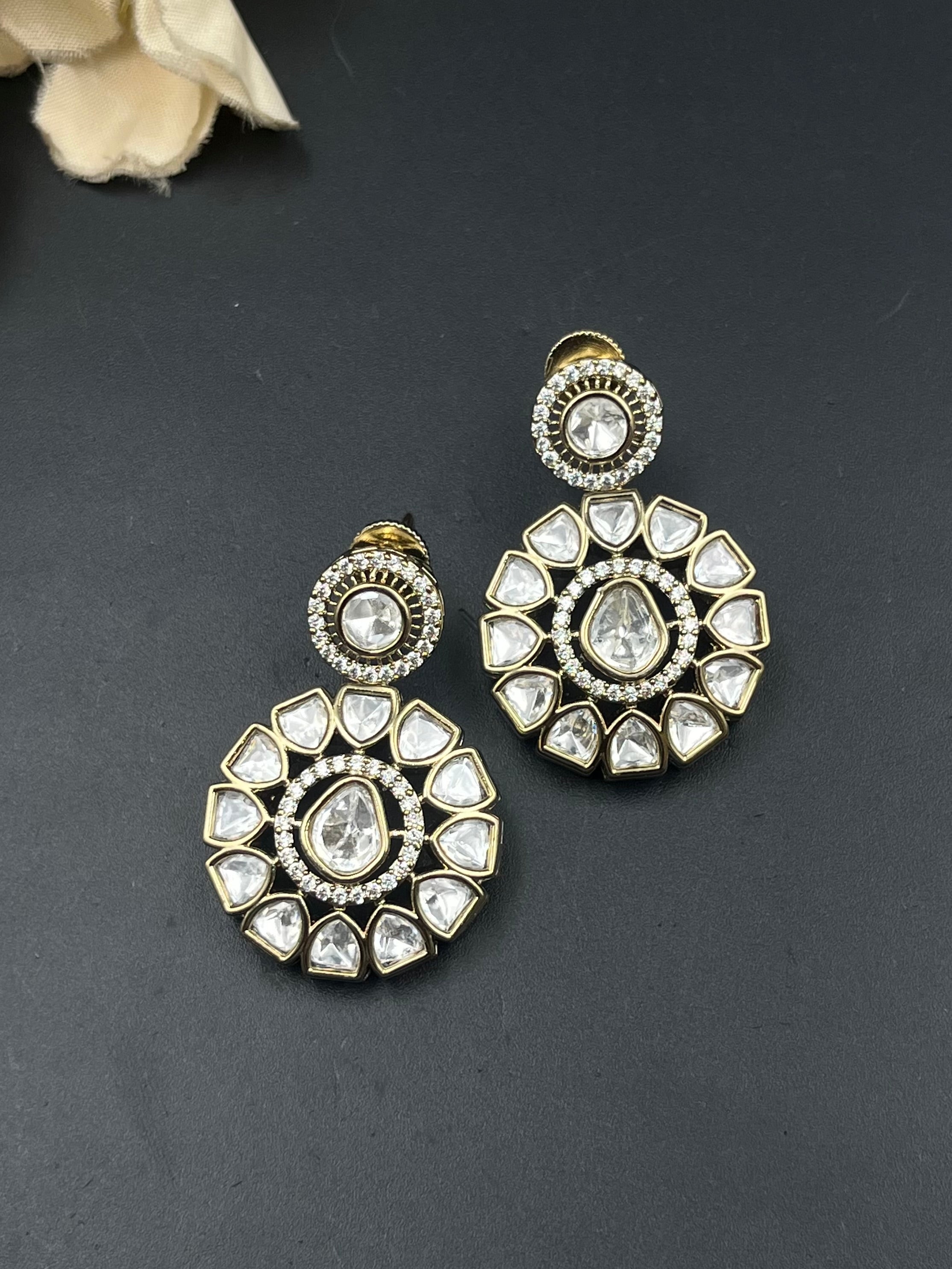ZOHRA EARRING