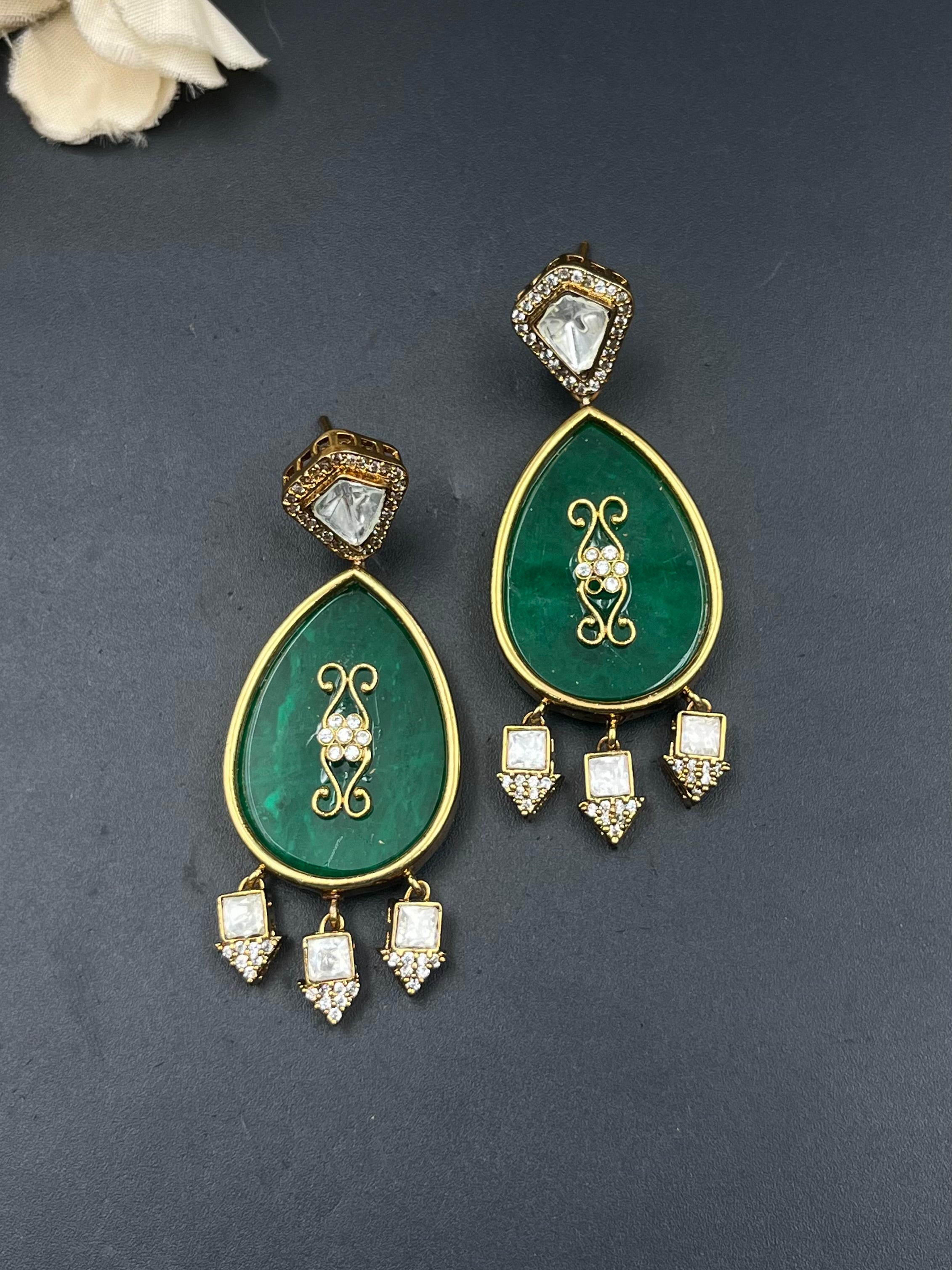 YUMNA EARRING