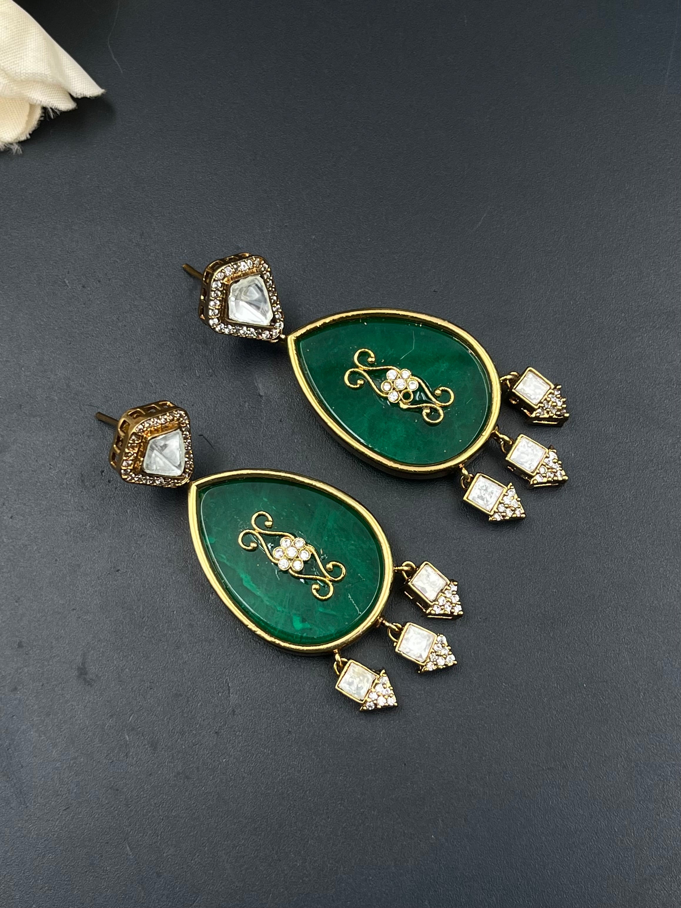 YUMNA EARRING