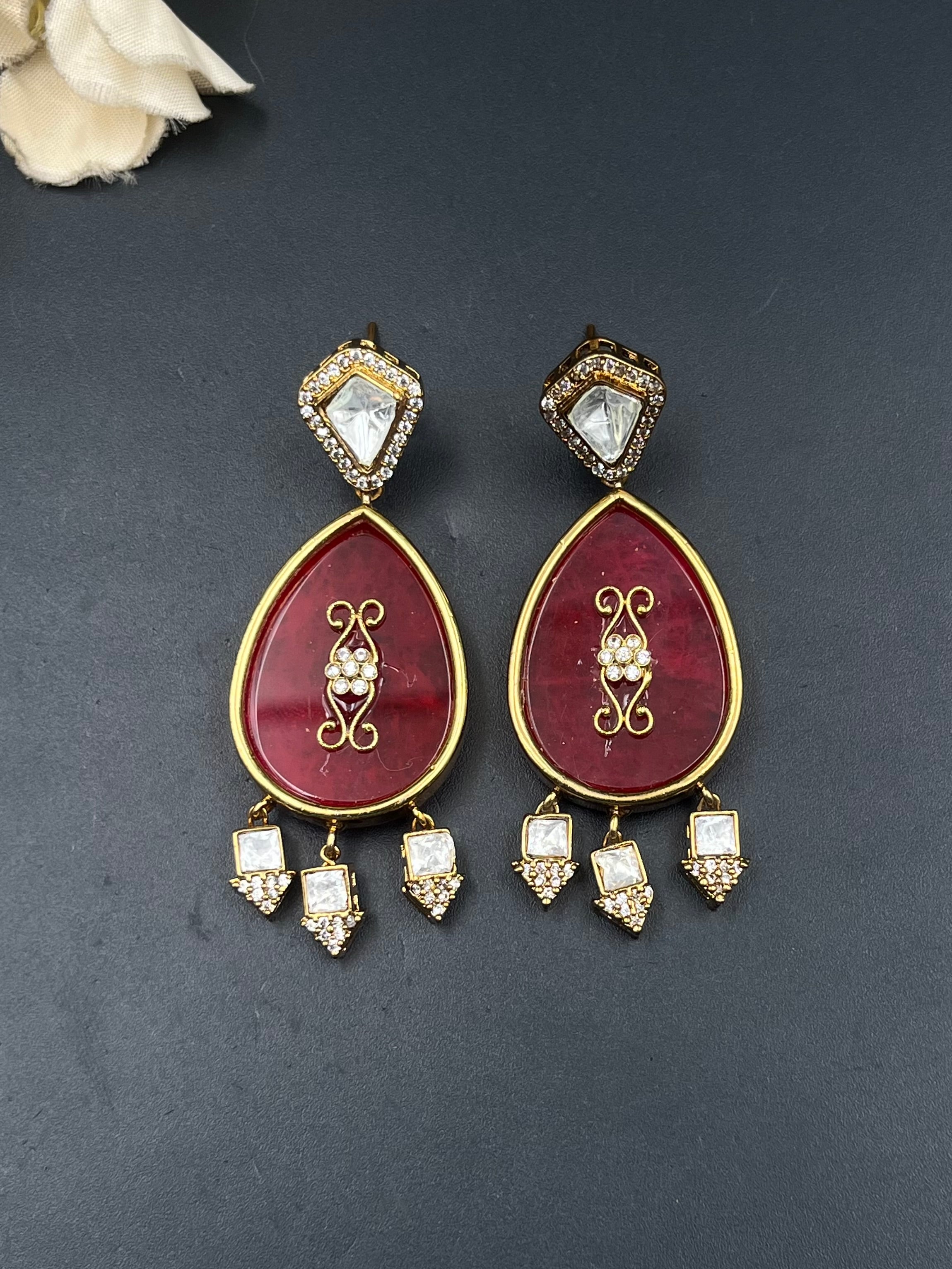YUMNA EARRING