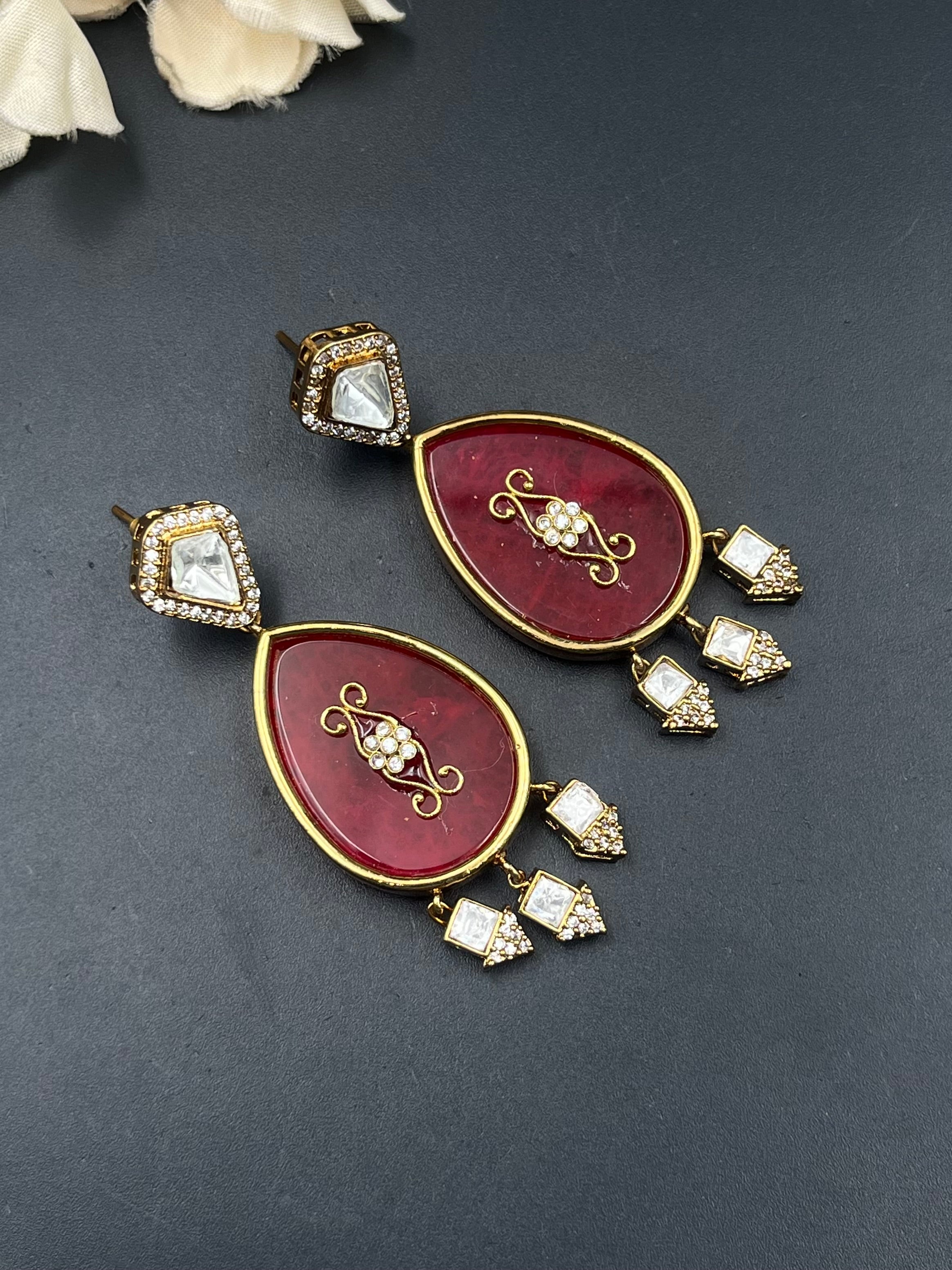 YUMNA EARRING