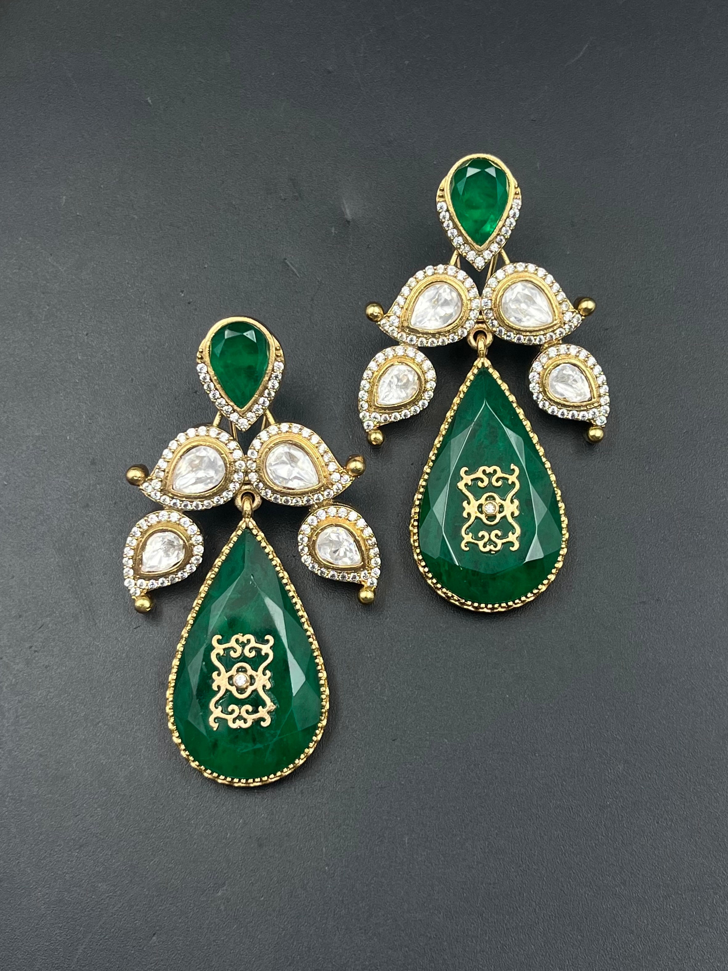 LAMYA EARRING