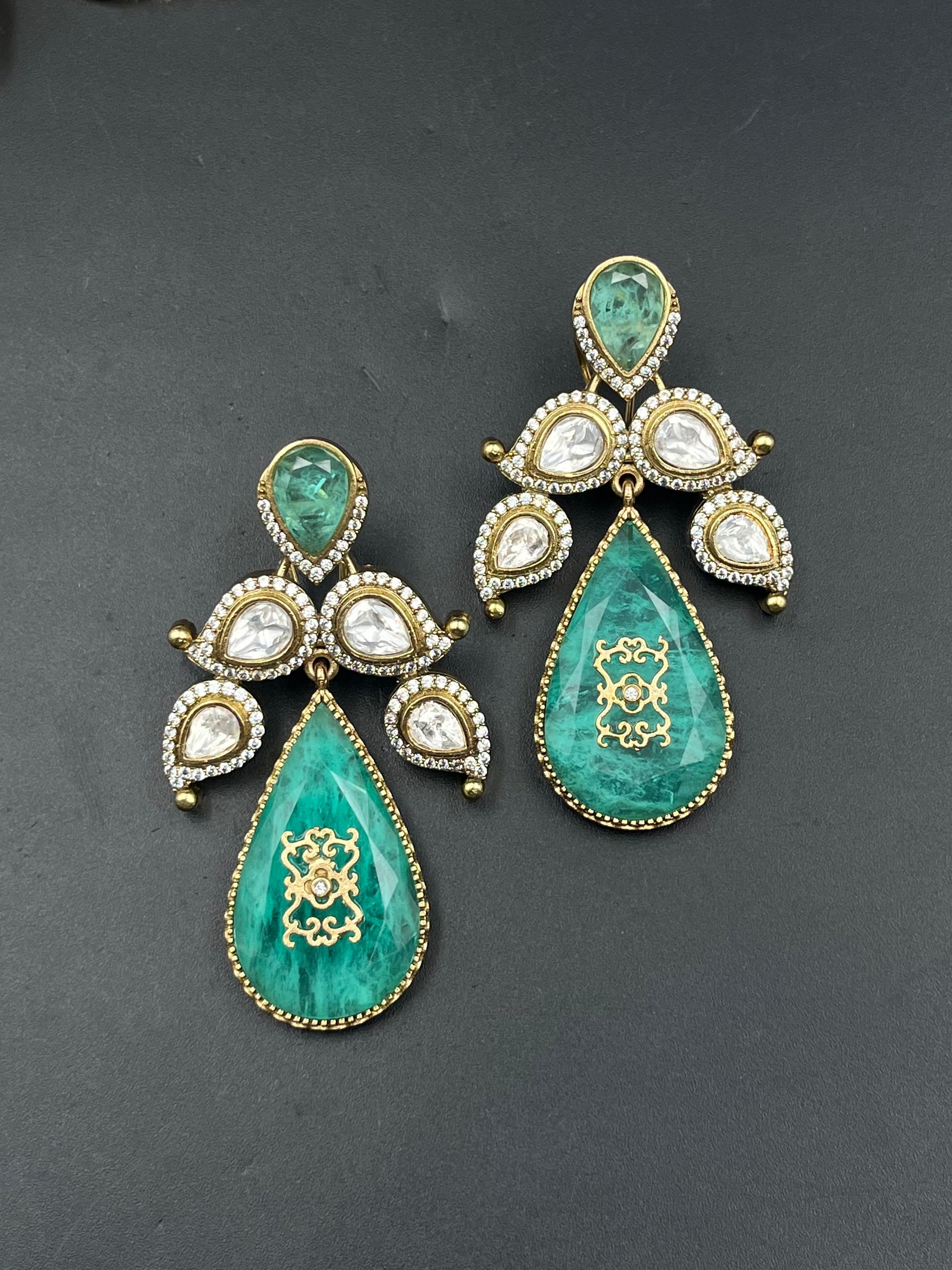 LAMYA EARRING