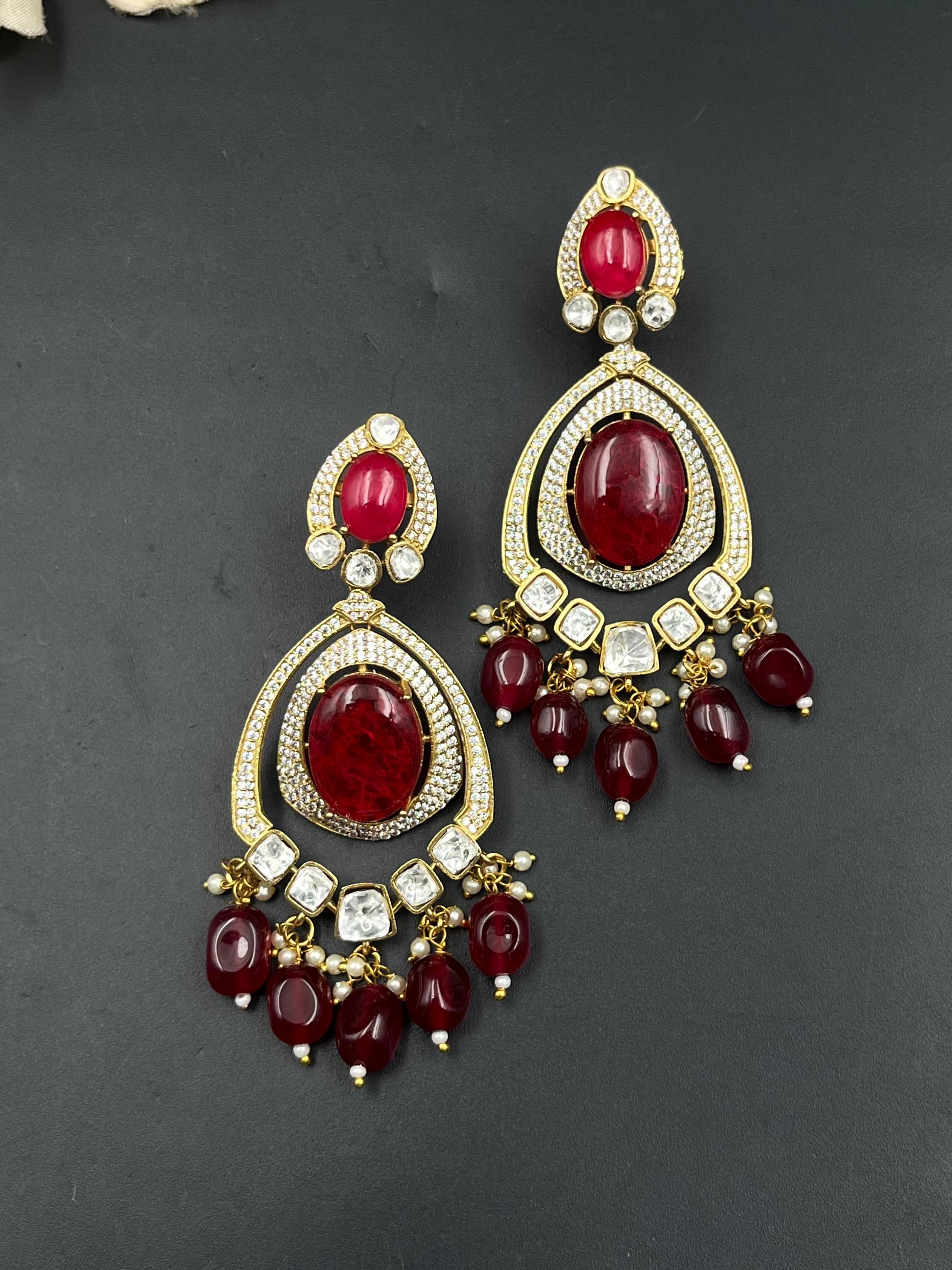 FIYA EARRING
