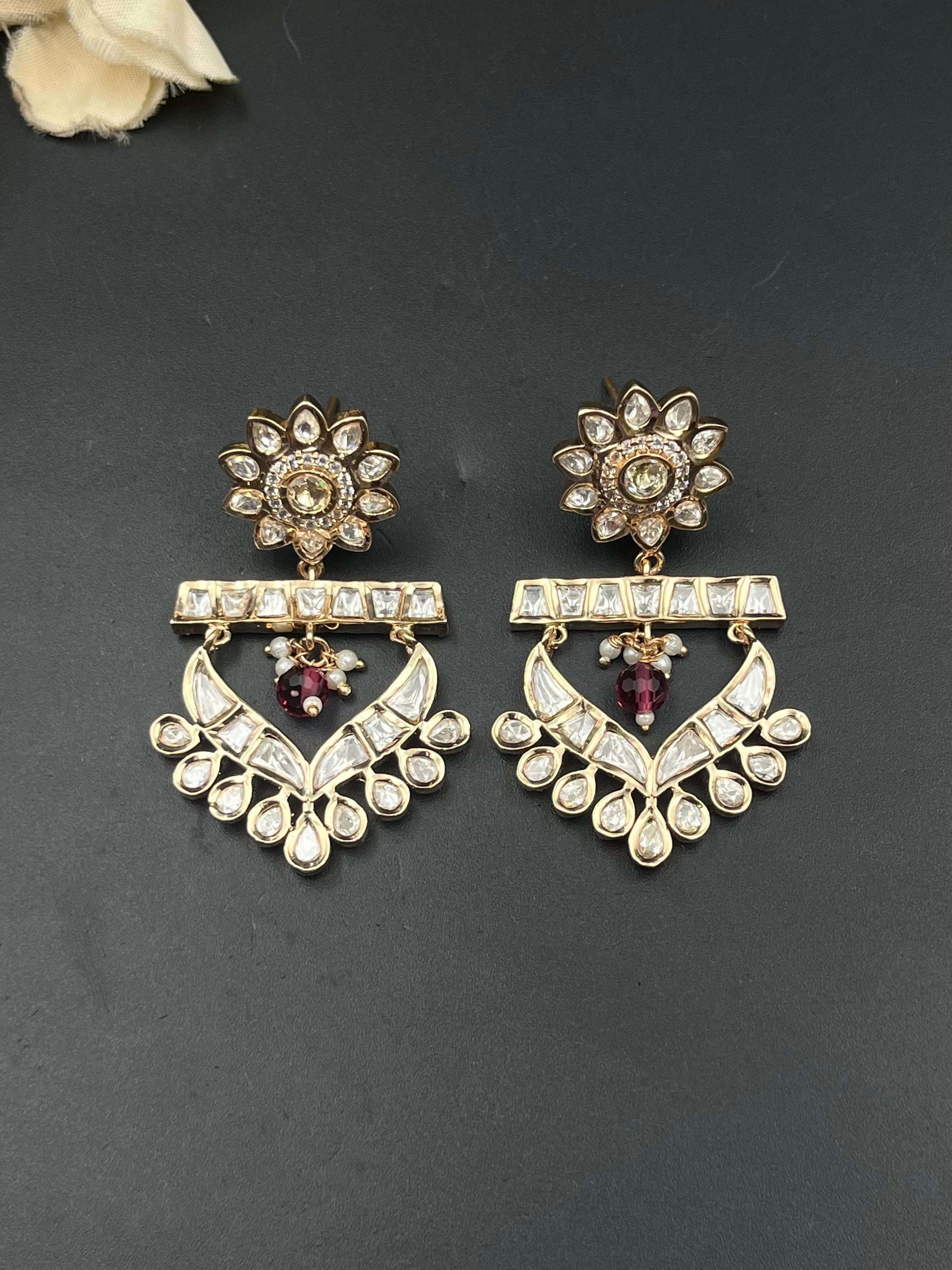 HIYLA EARRING