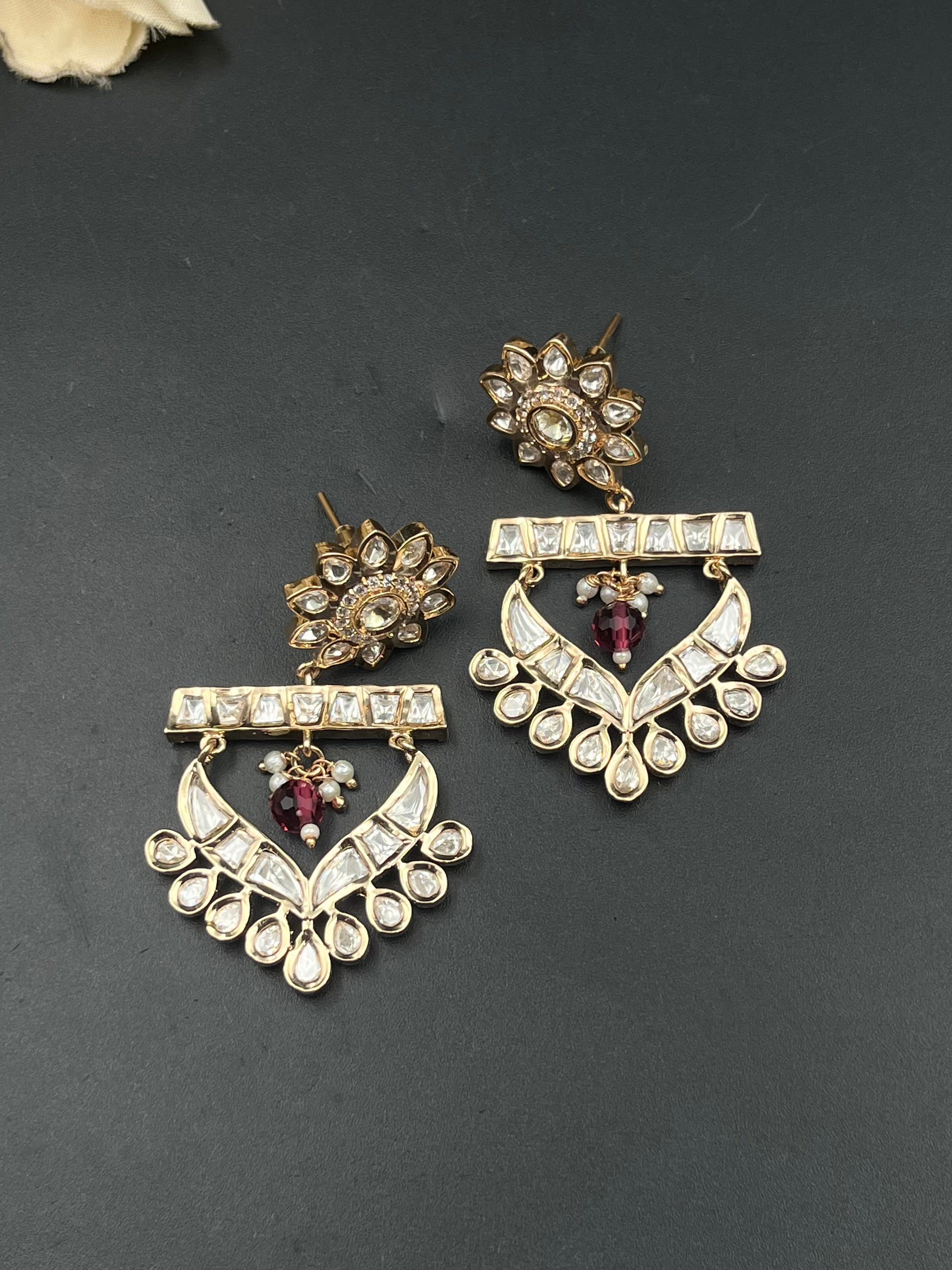 HIYLA EARRING