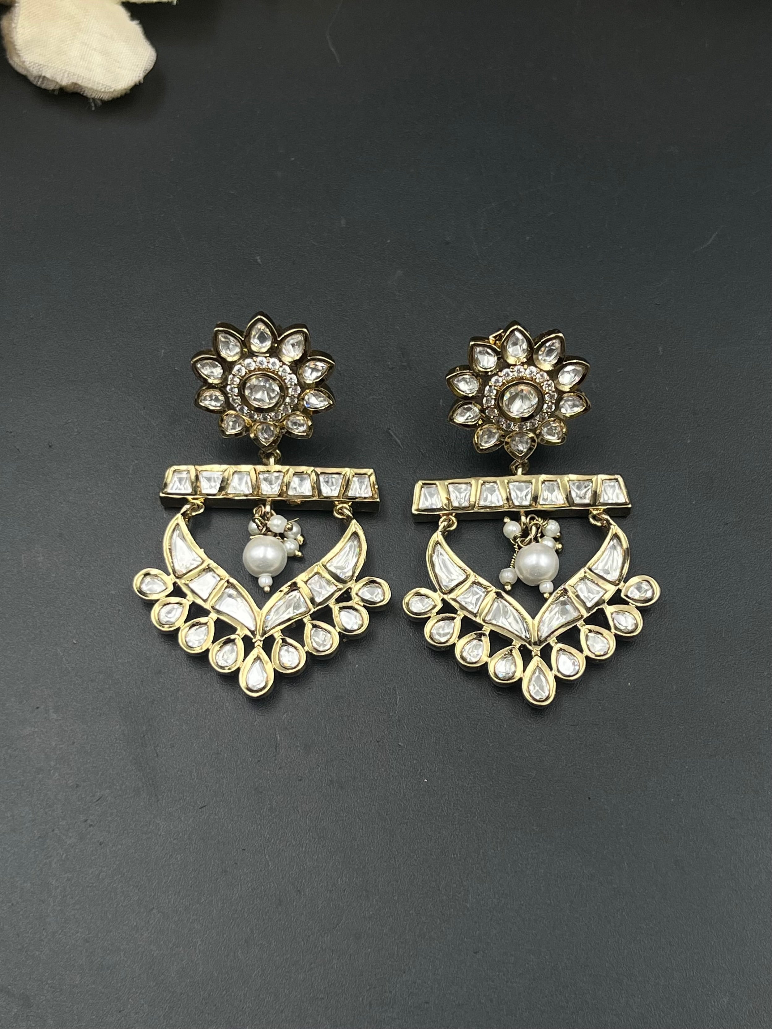 HIYLA EARRING