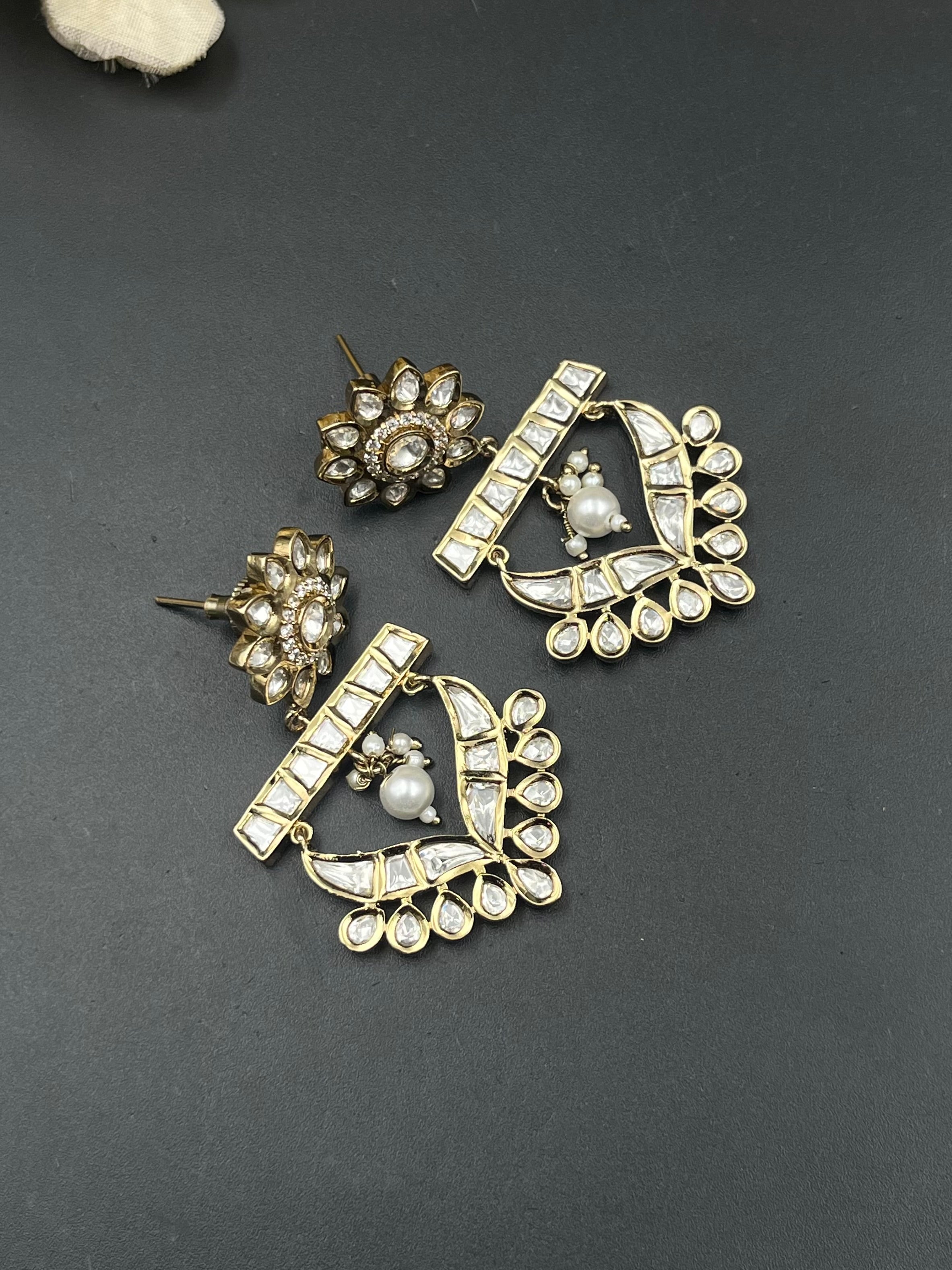 HIYLA EARRING
