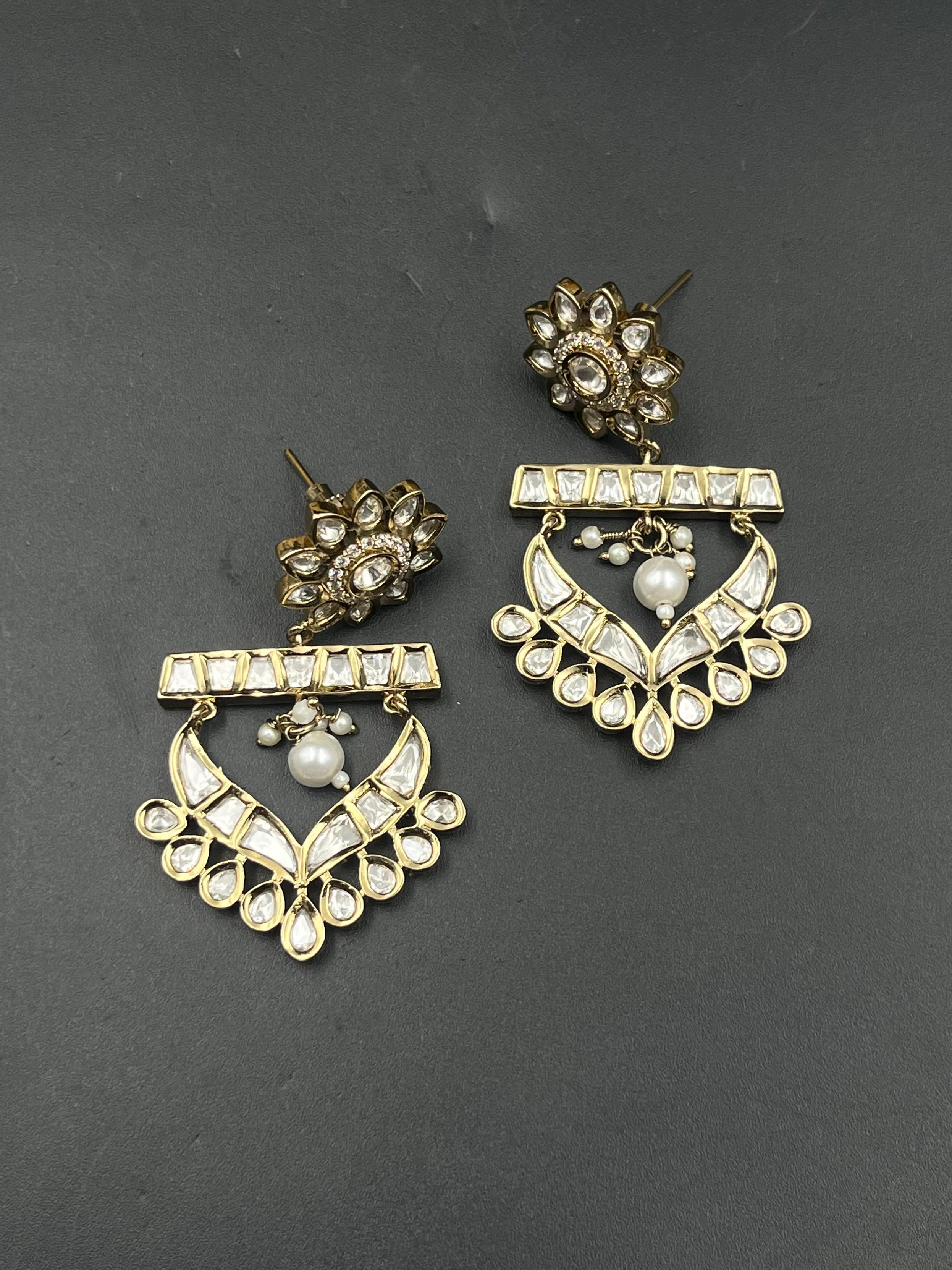 HIYLA EARRING