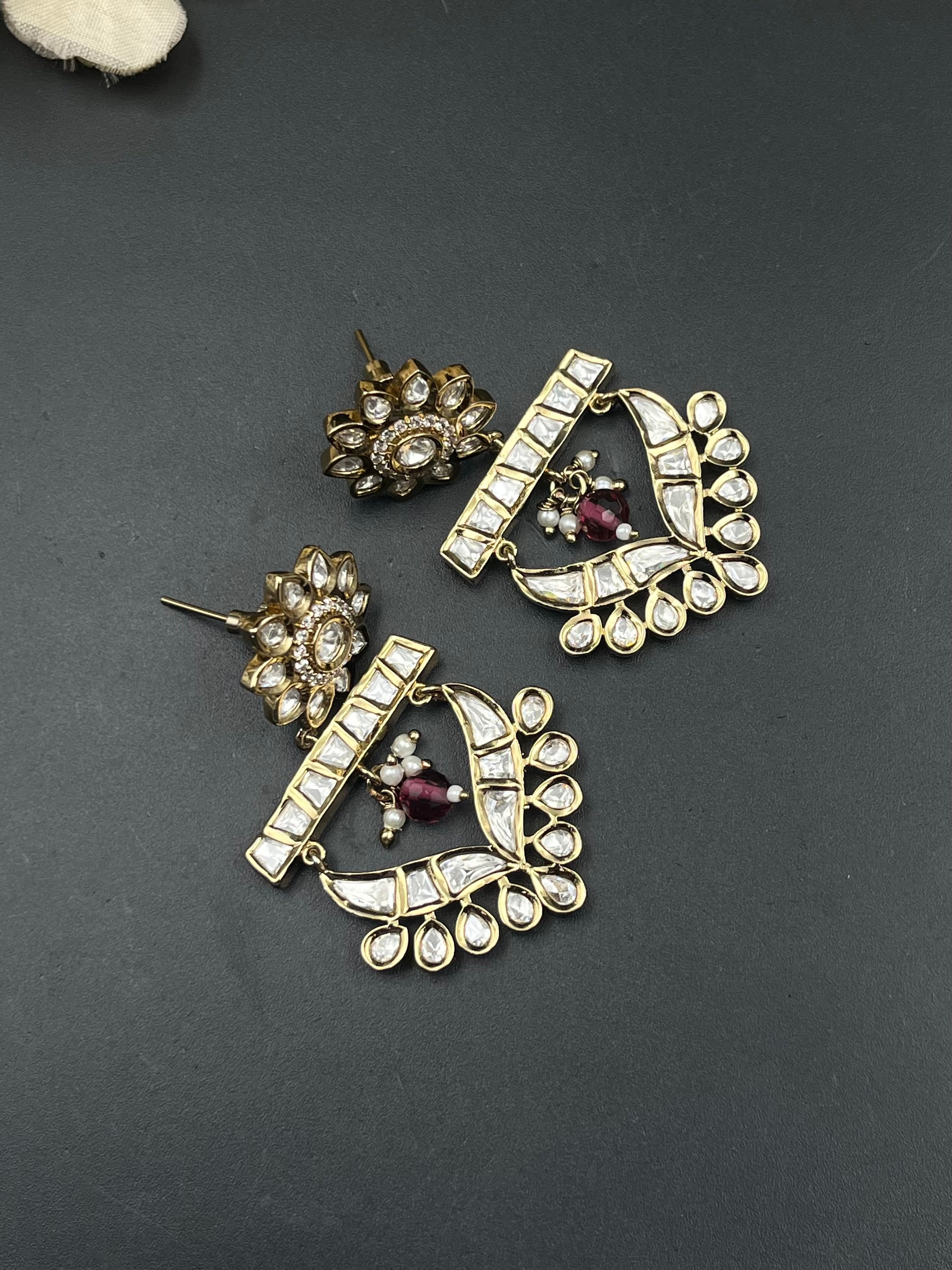HIYLA EARRING