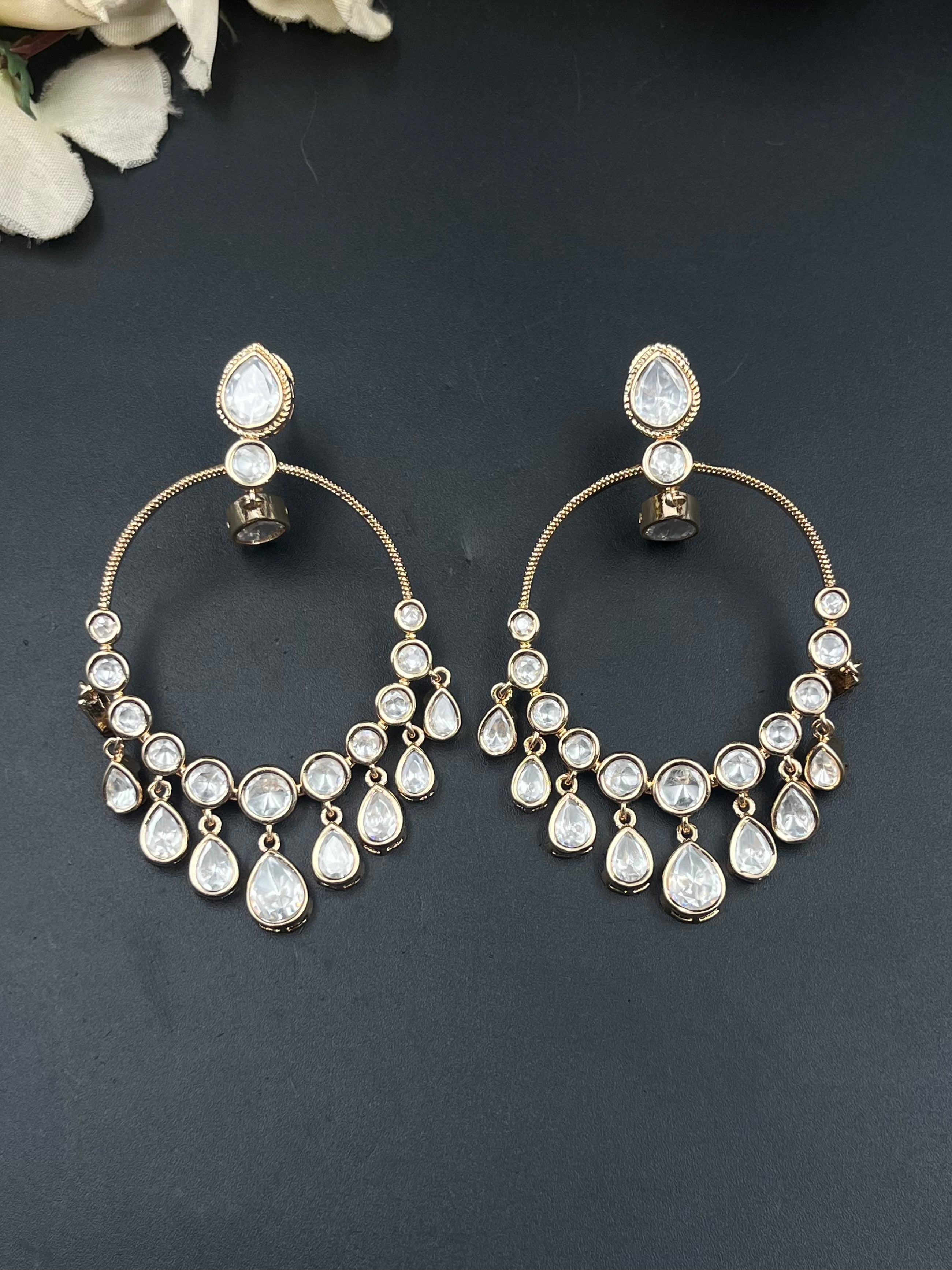 AARA EARRING