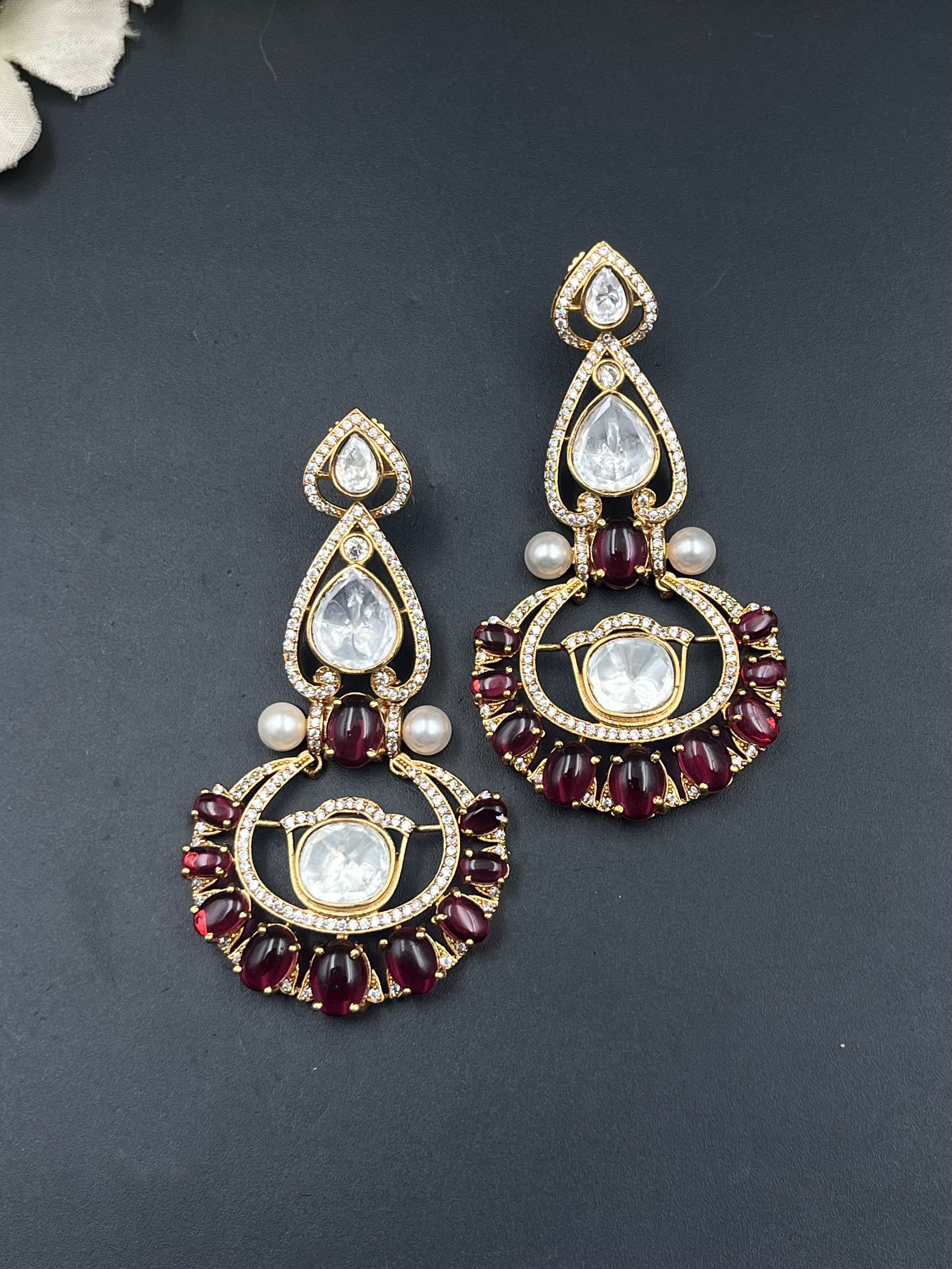 FAMYA EARRING