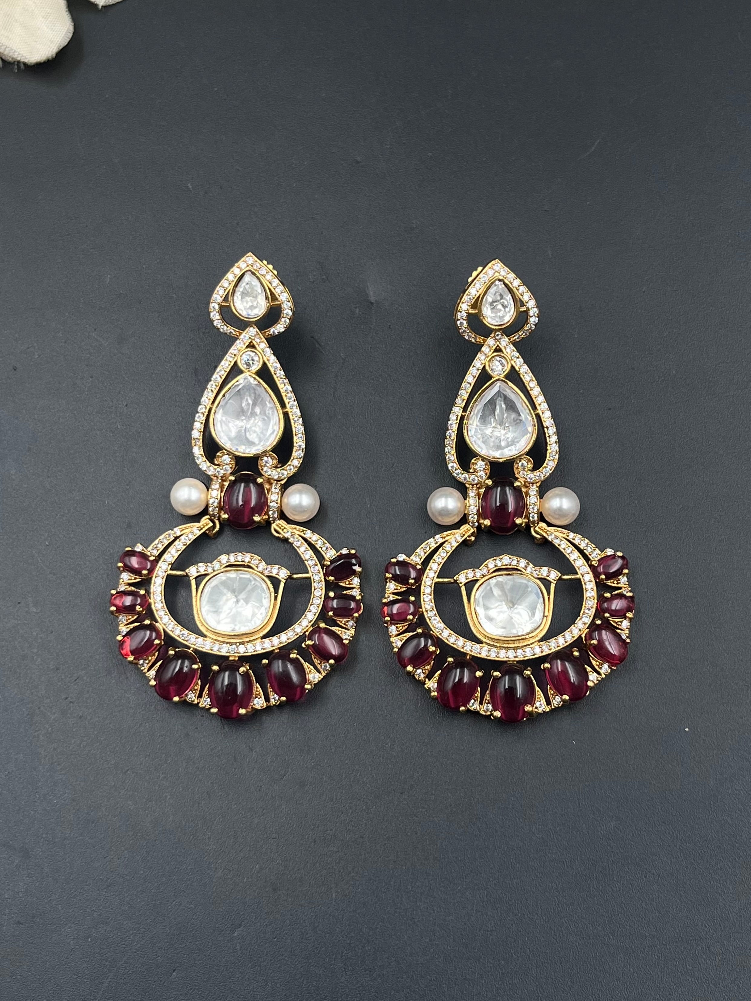 FAMYA EARRING