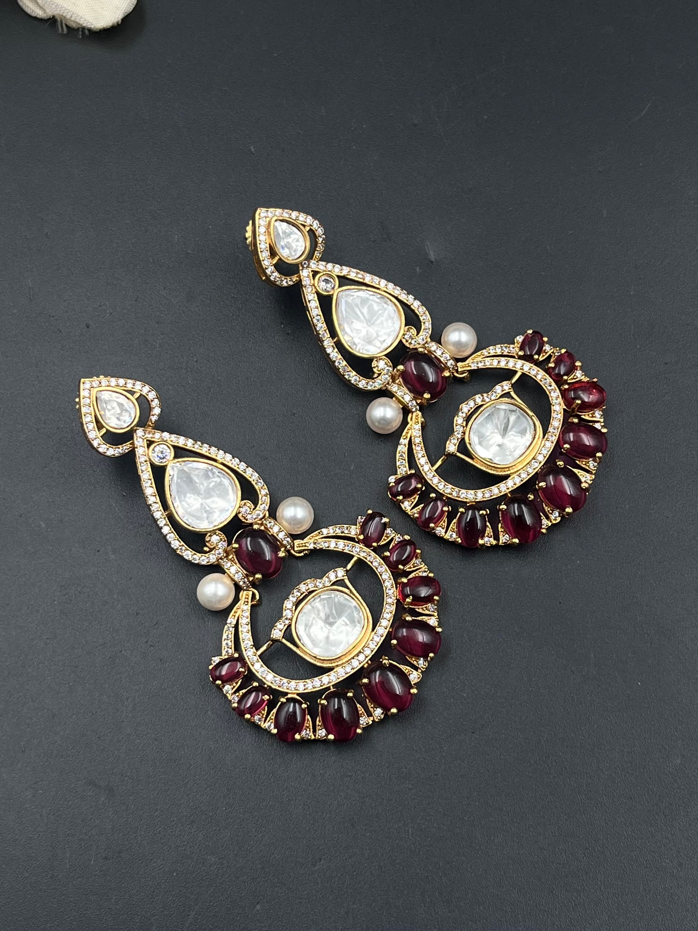 FAMYA EARRING