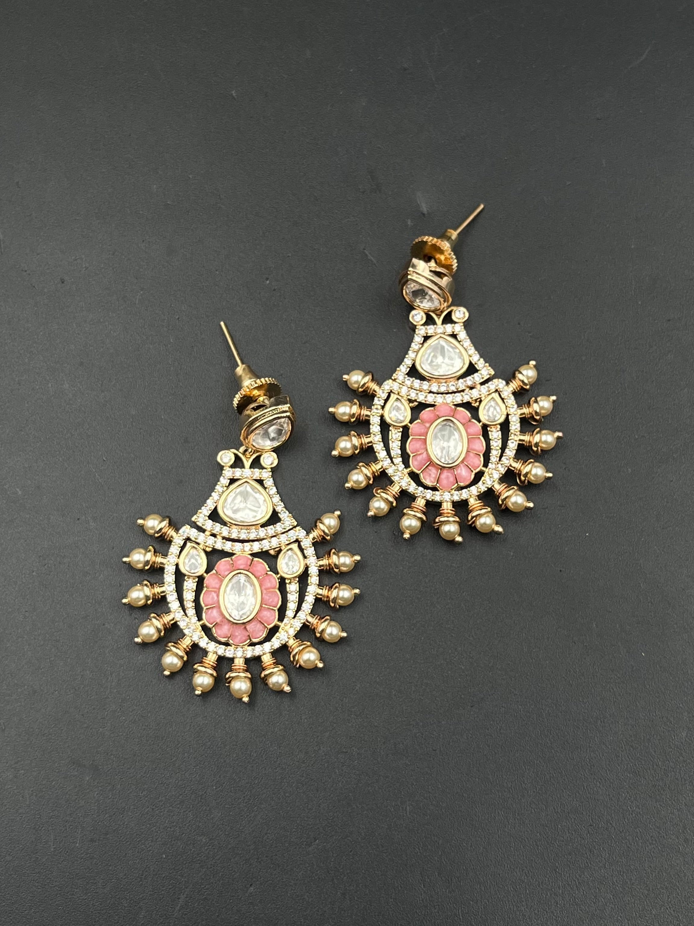 NAZIA EARRING
