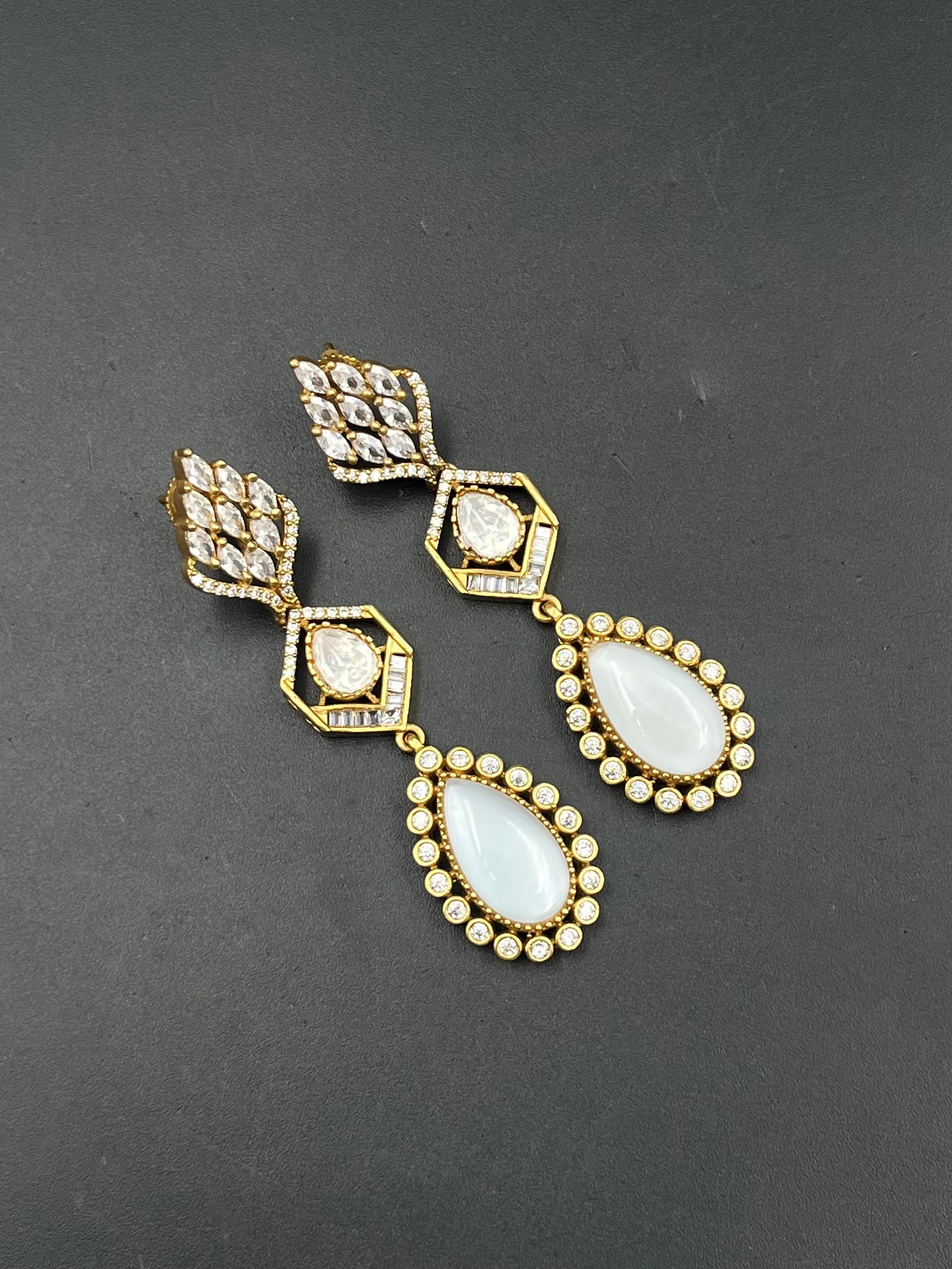 JUNIYA EARRING