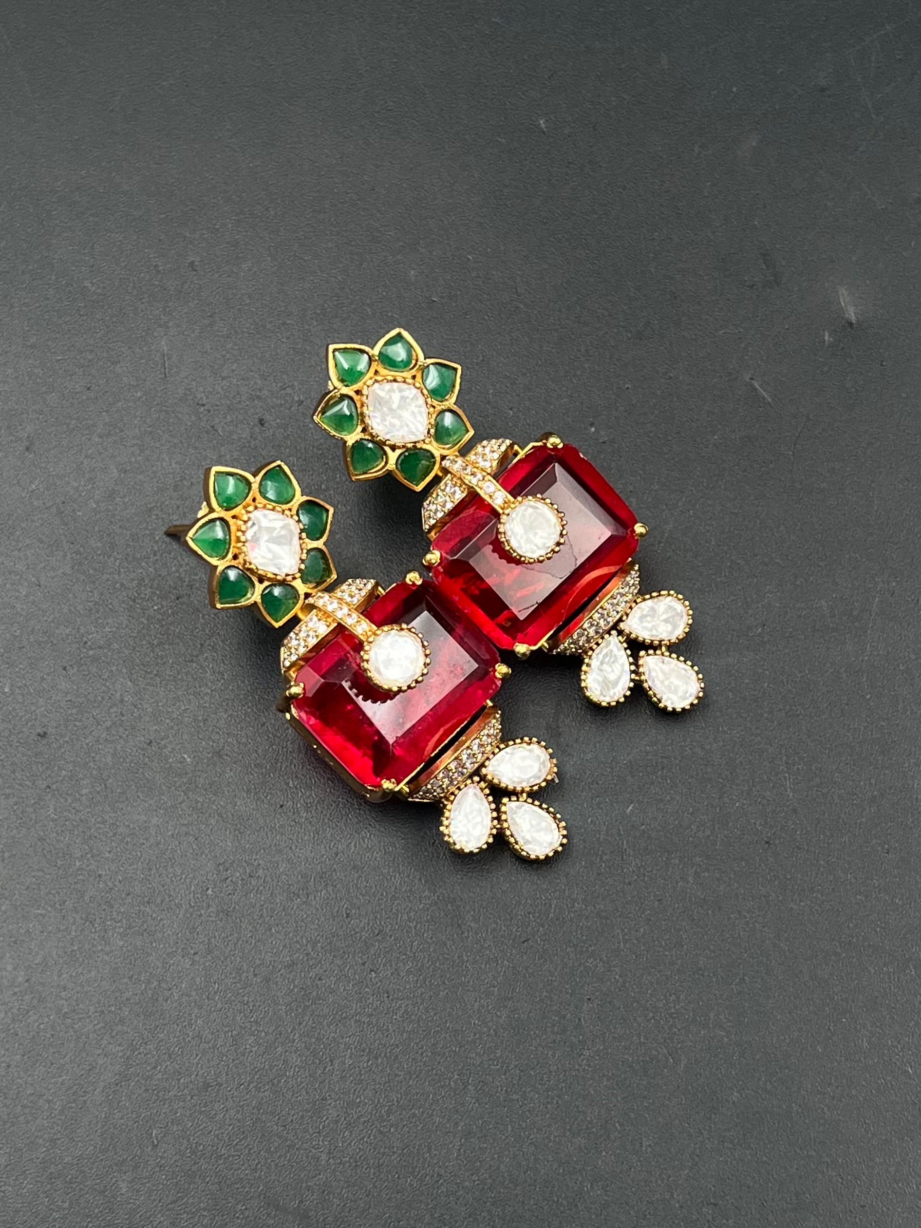 NYLA EARRING