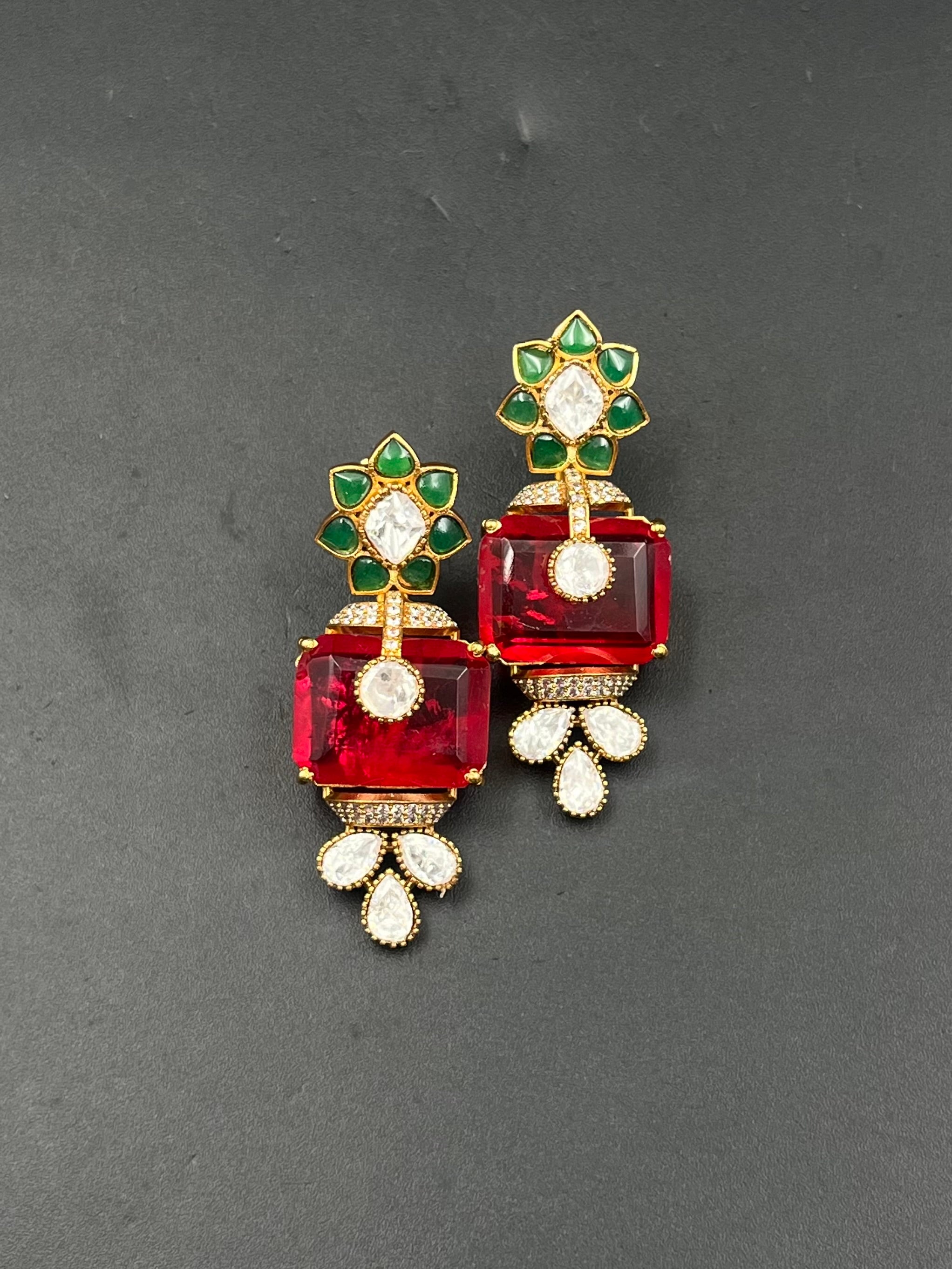 NYLA EARRING