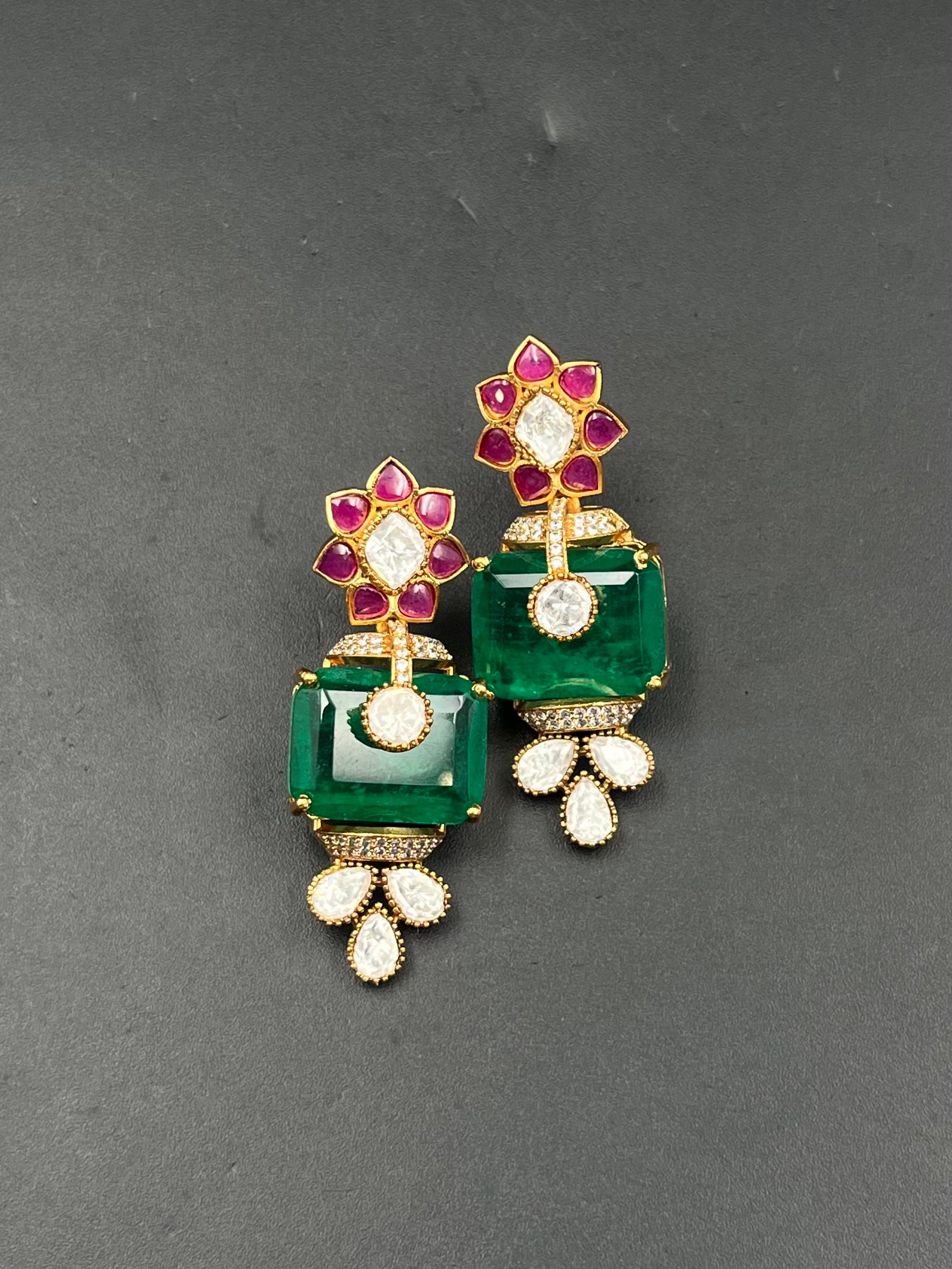 NYLA EARRING