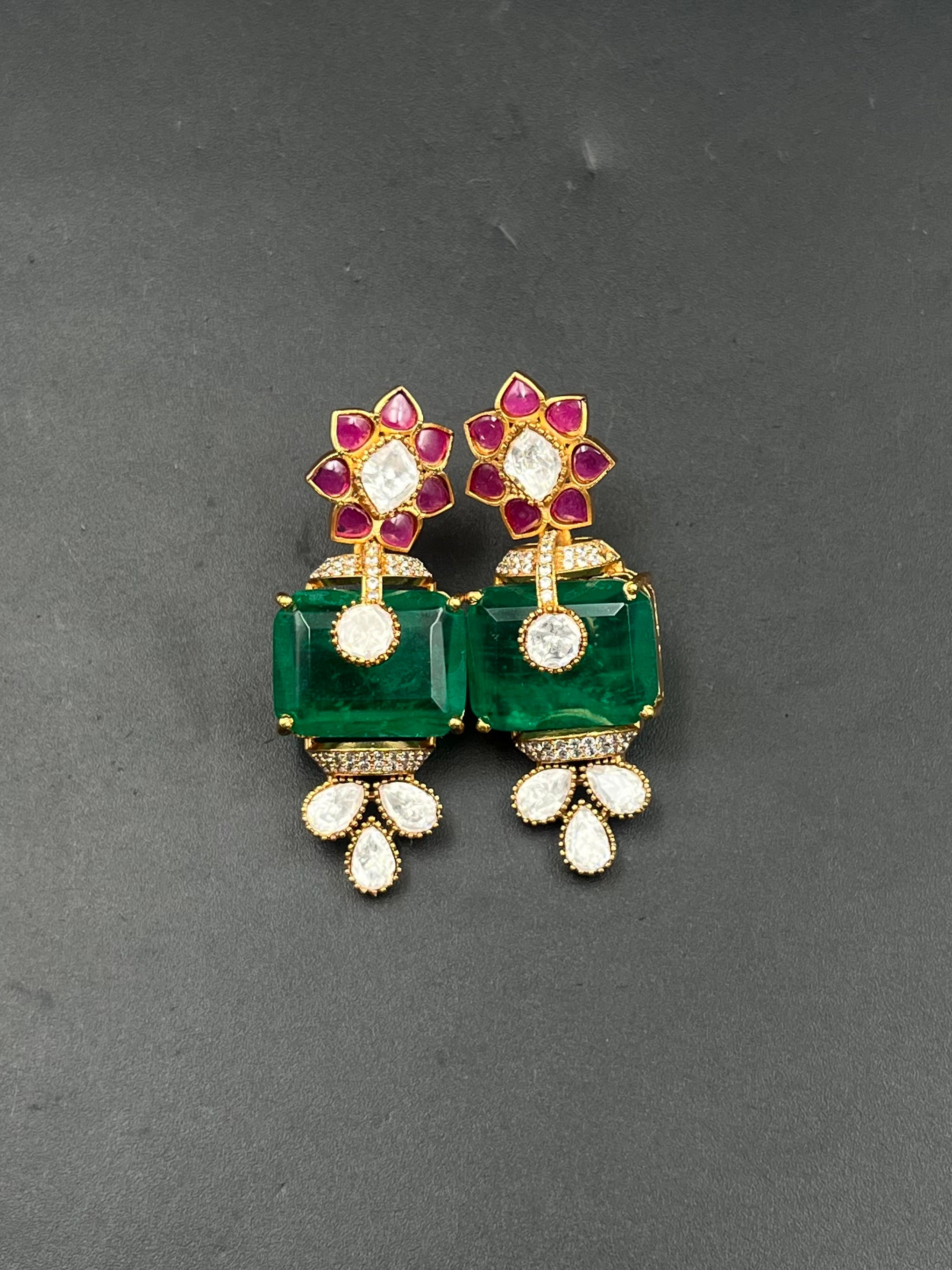 NYLA EARRING