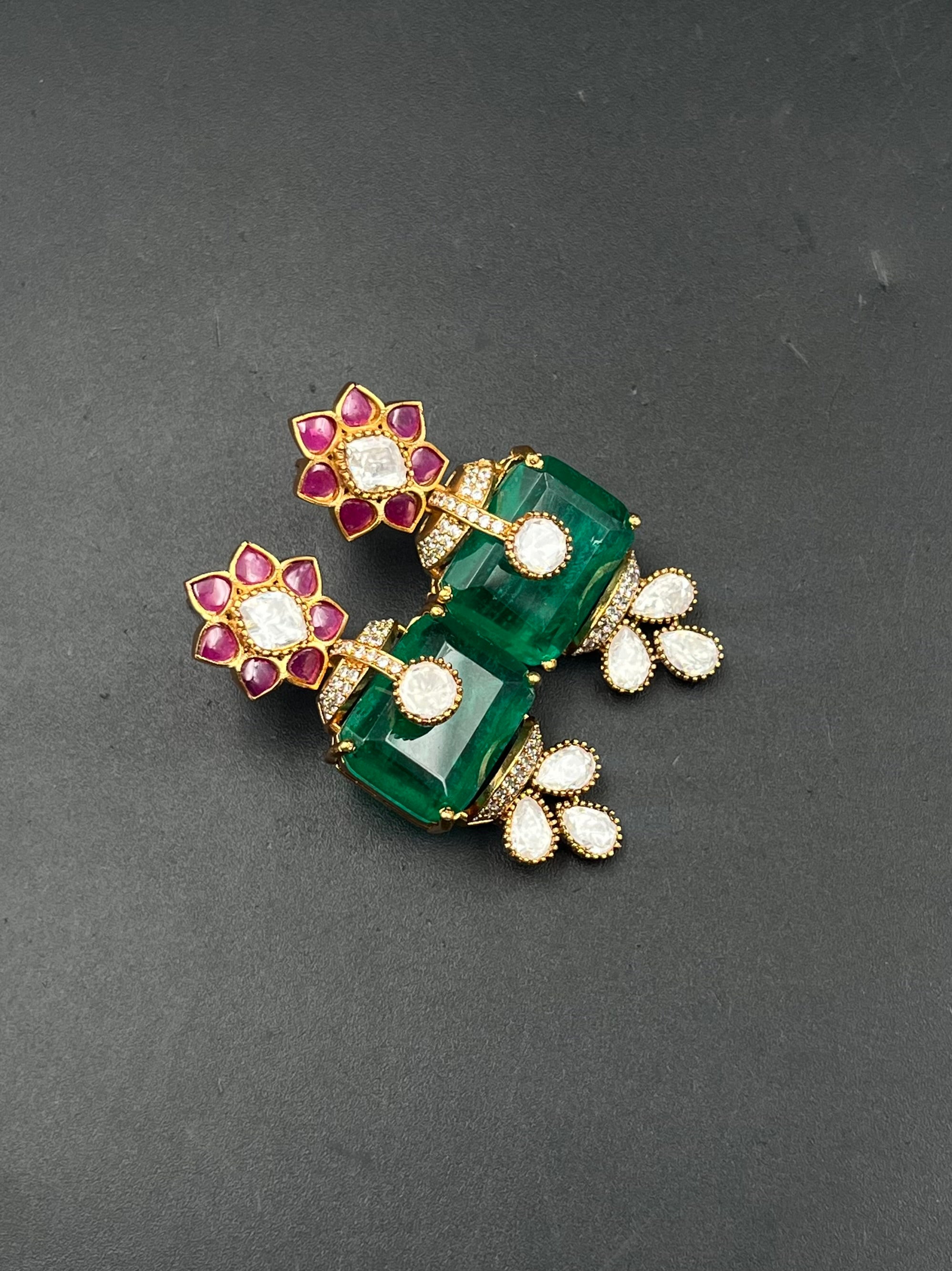 NYLA EARRING