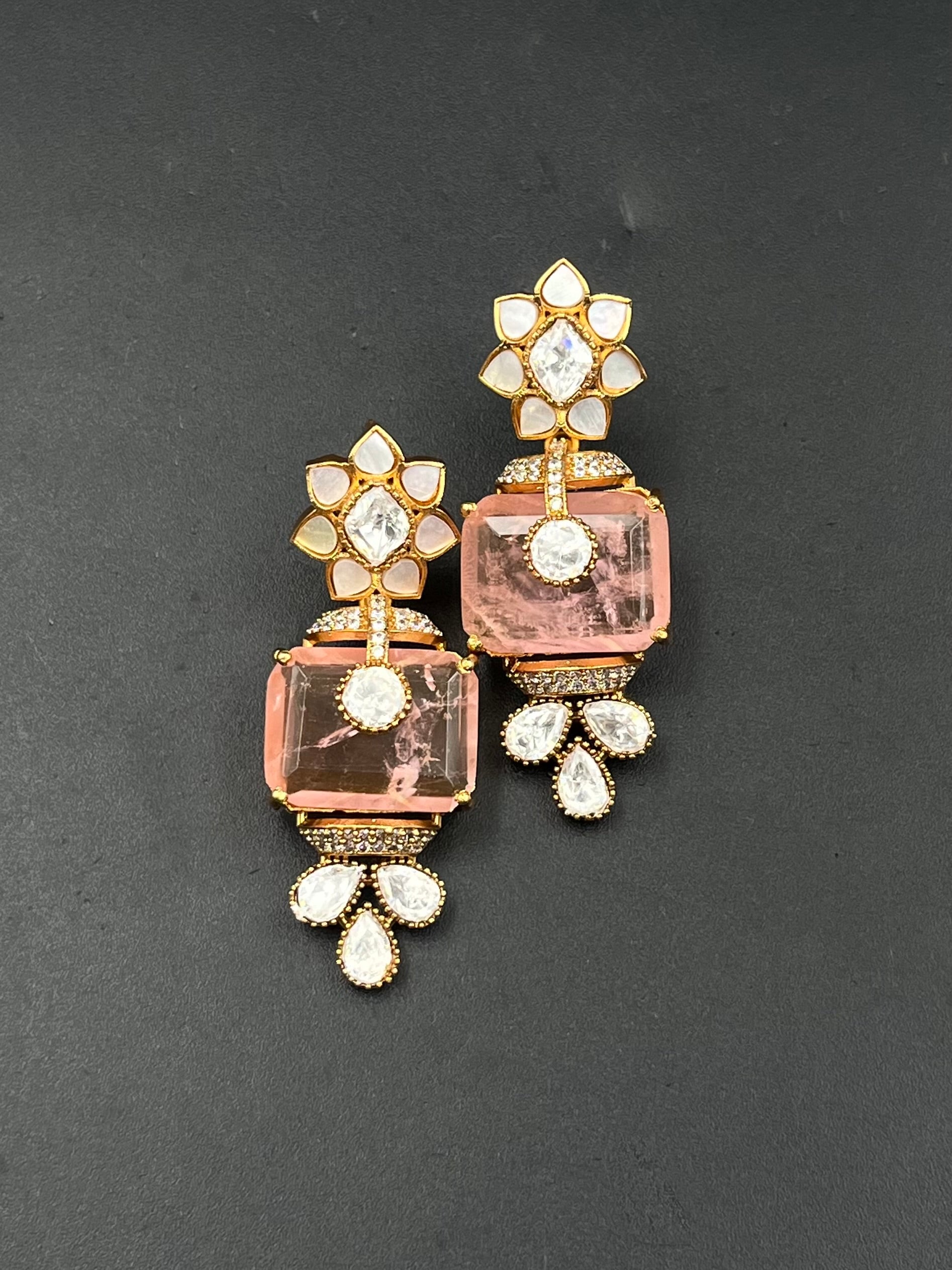 NYLA EARRING