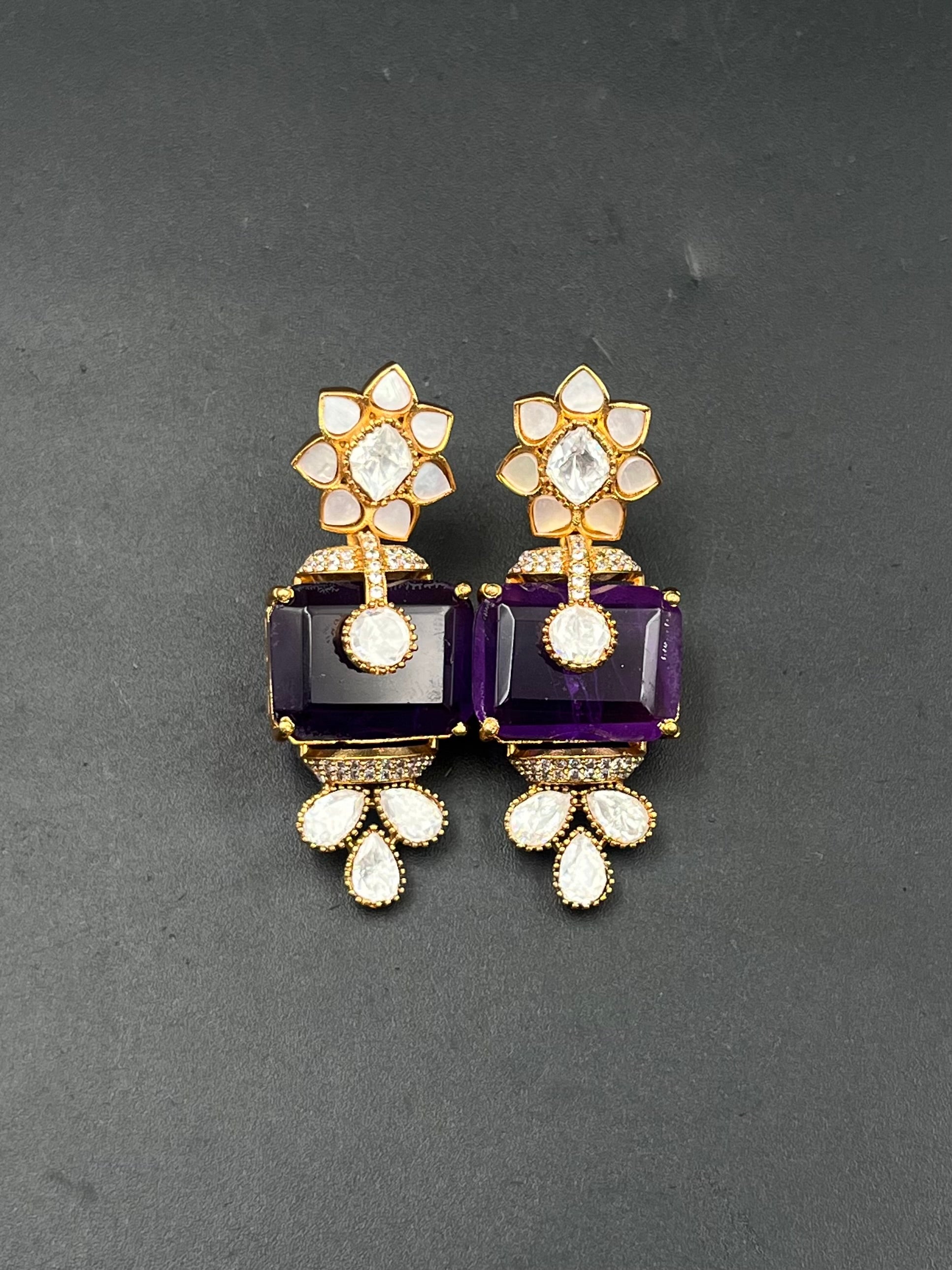 NYLA EARRING