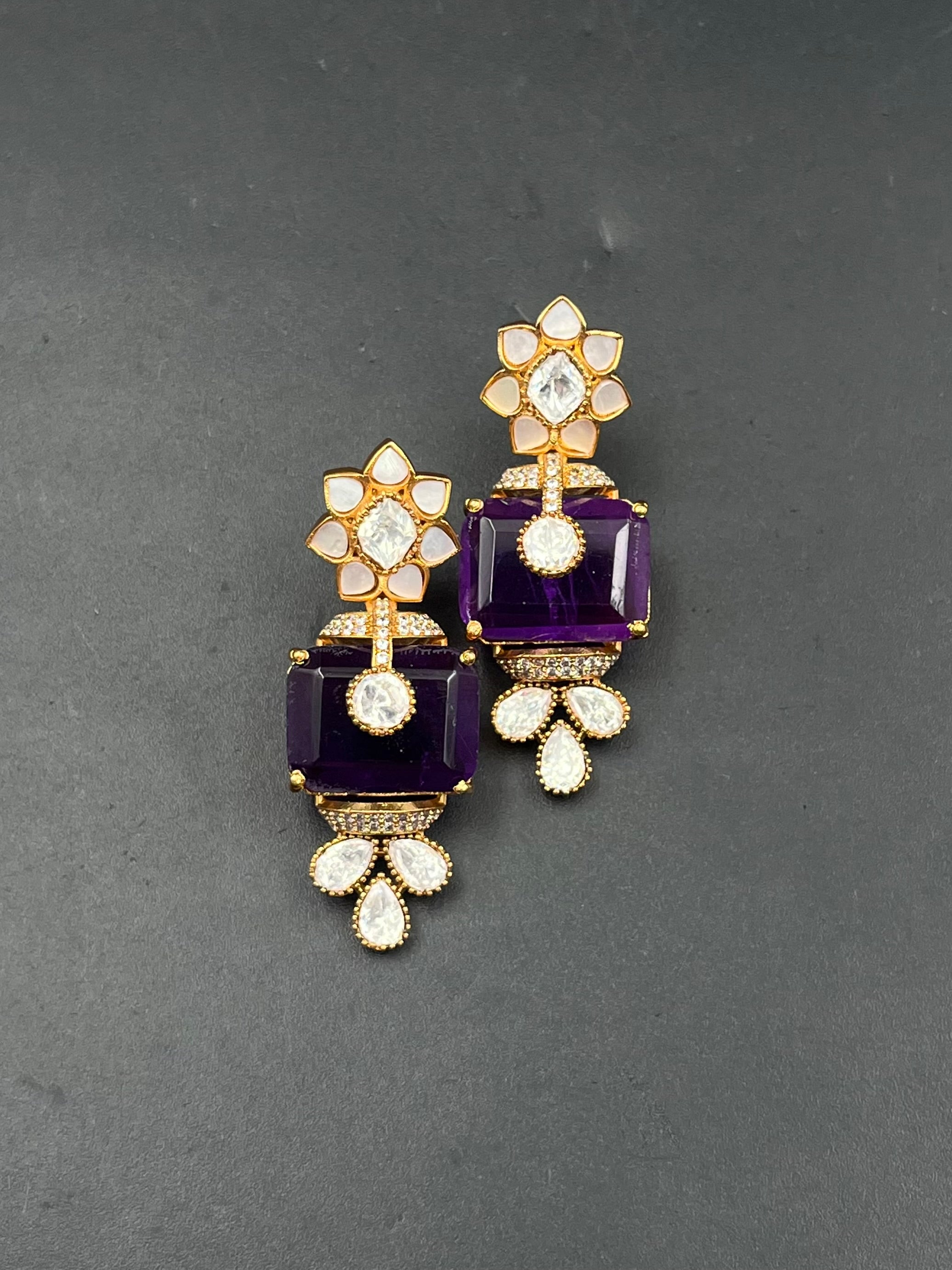 NYLA EARRING