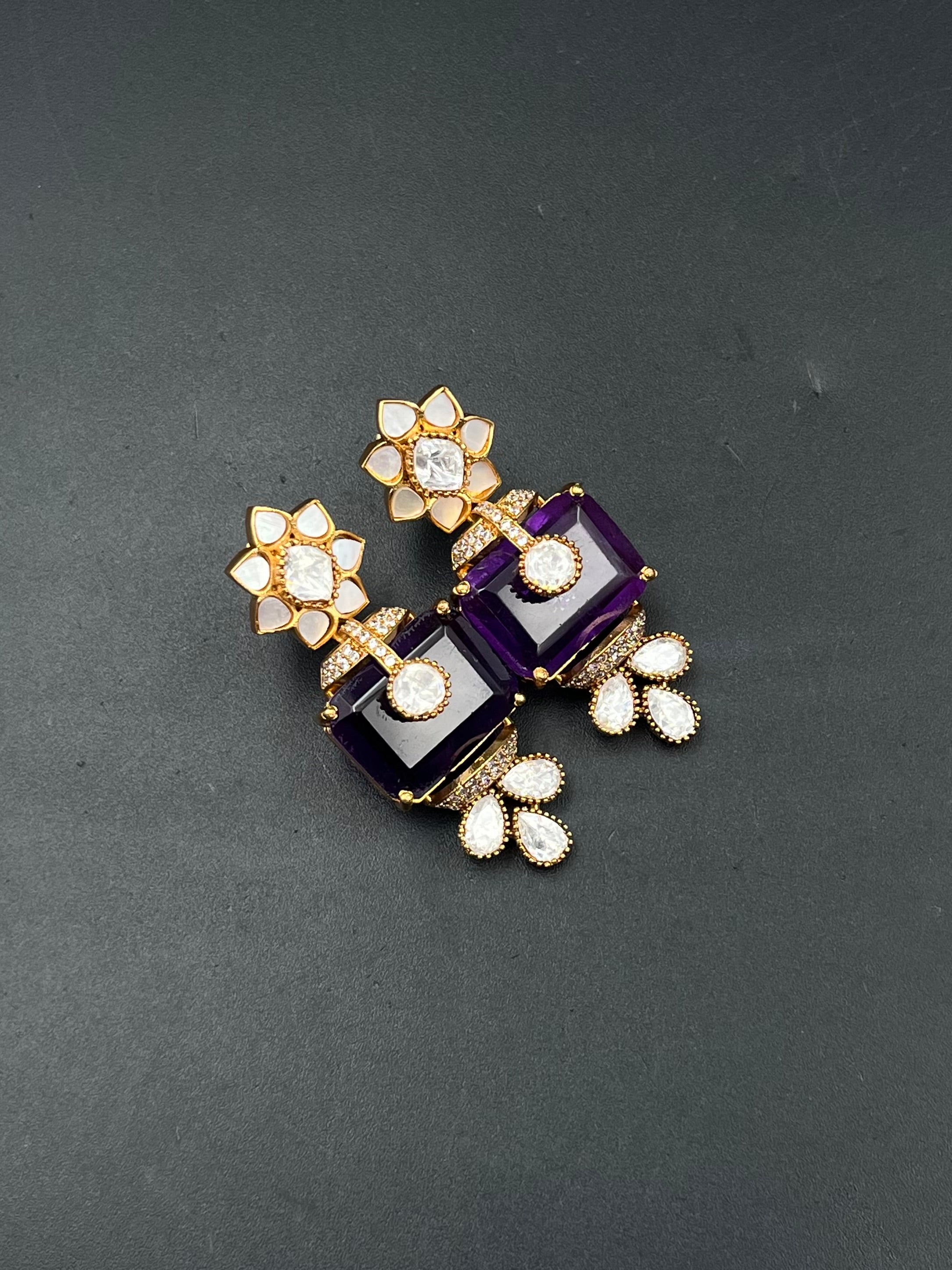 NYLA EARRING