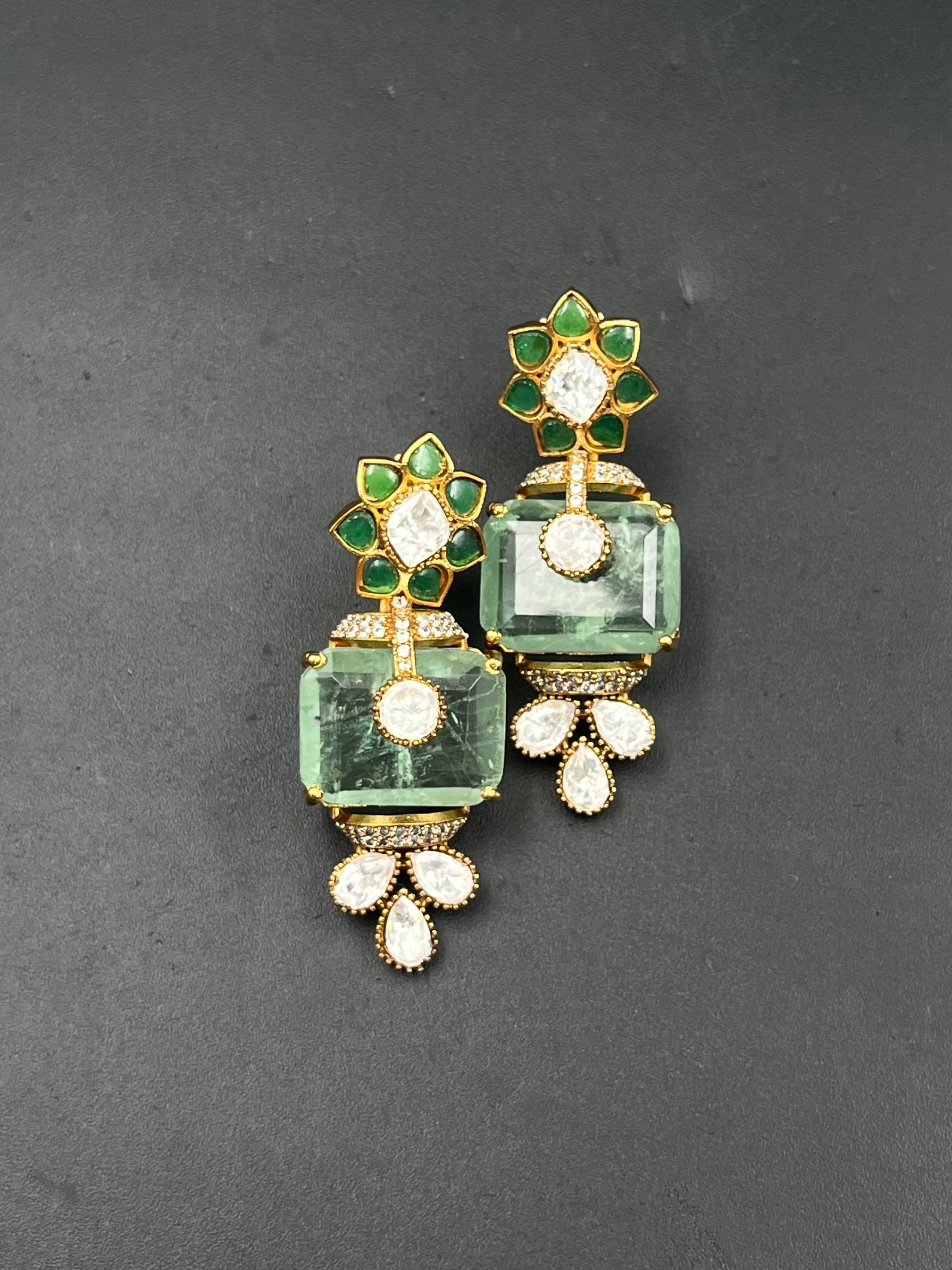 NYLA EARRING