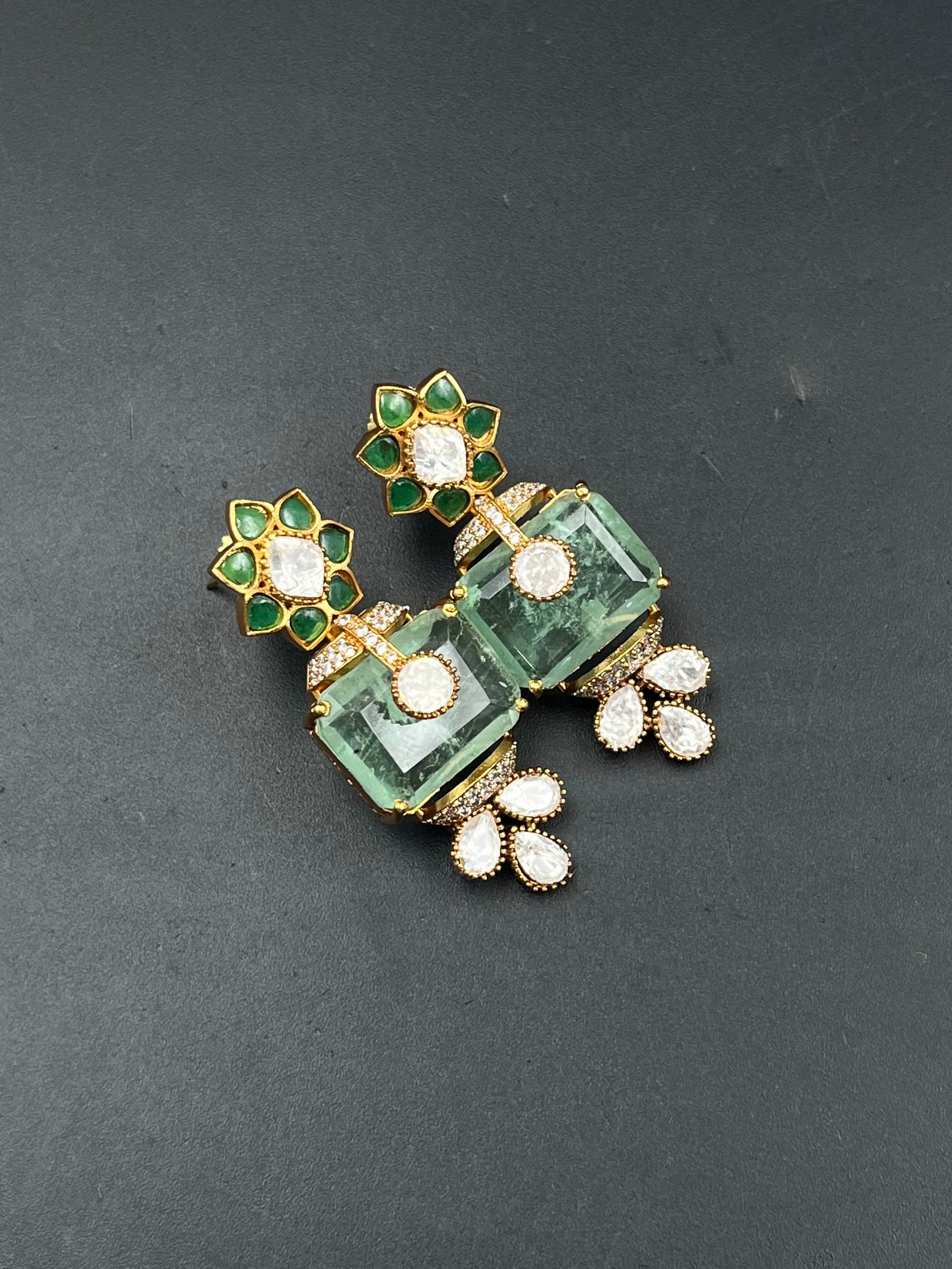 NYLA EARRING