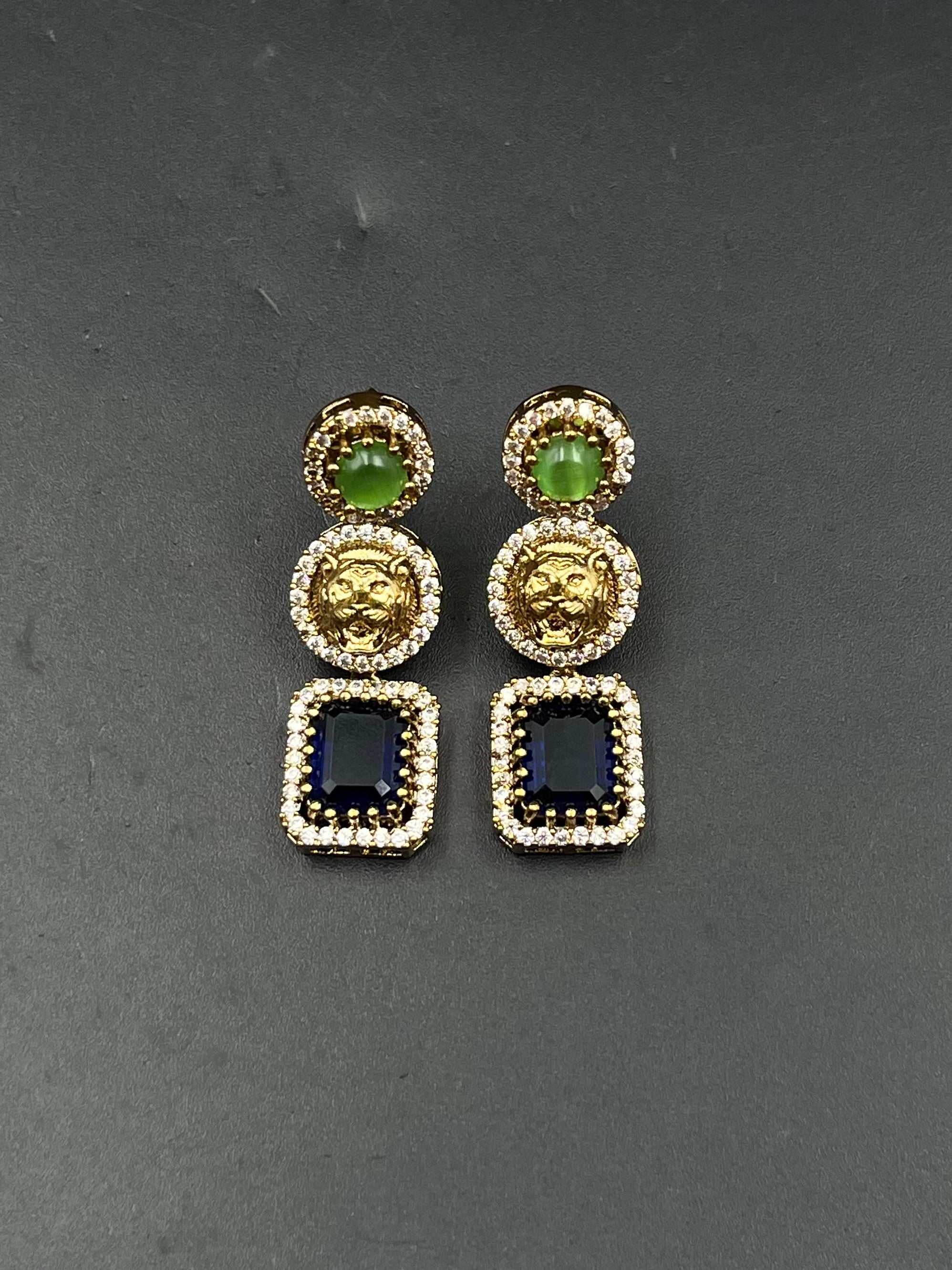 NURA EARRING