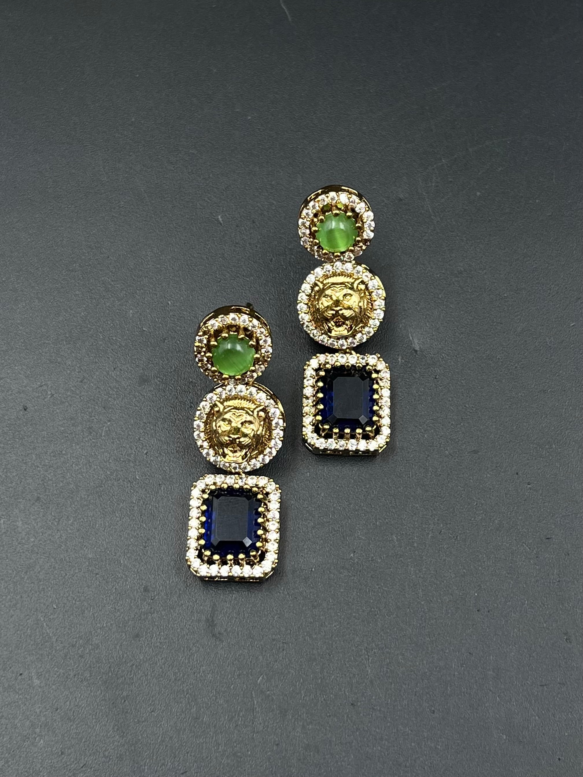 NURA EARRING