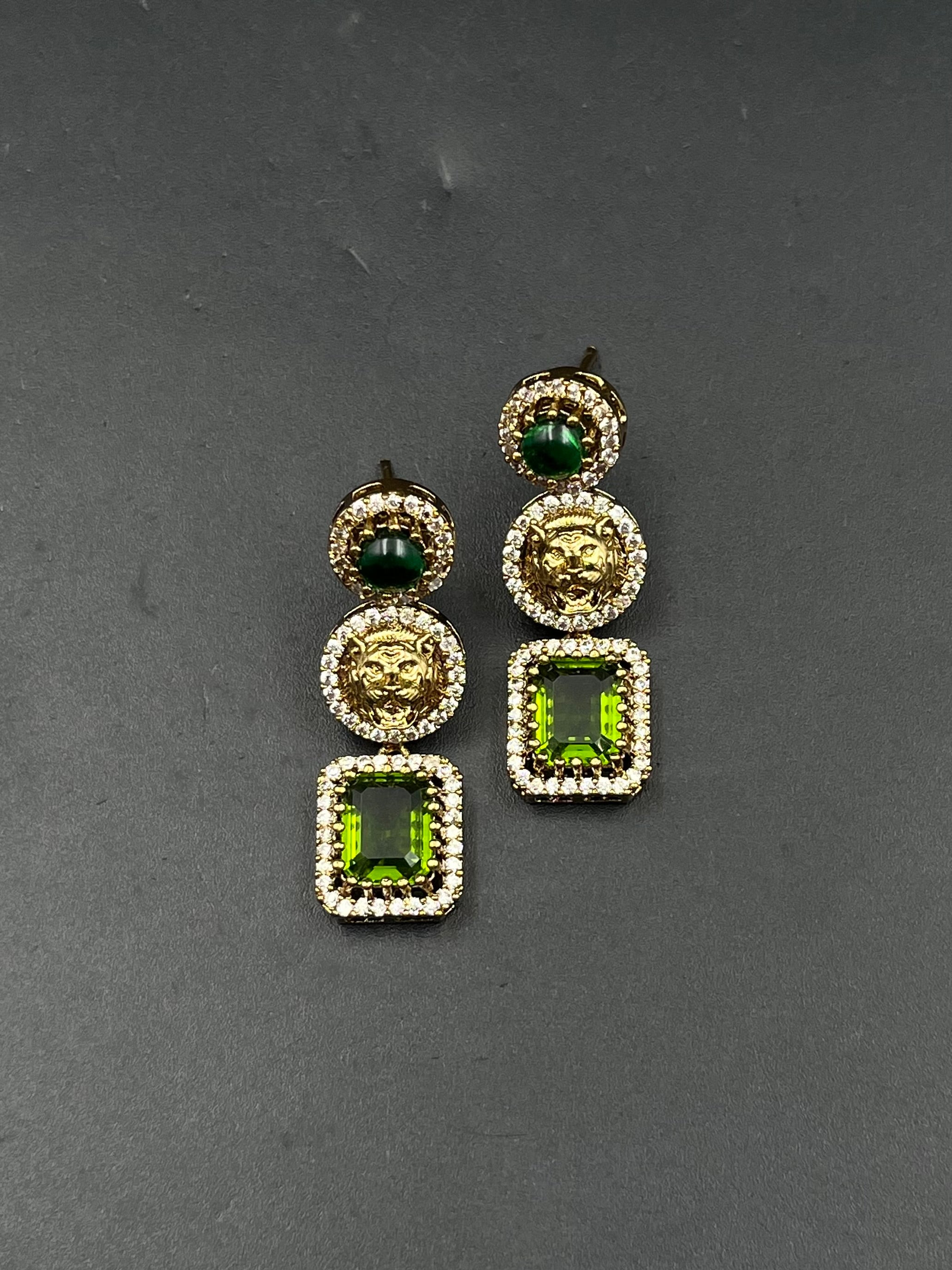 NURA EARRING