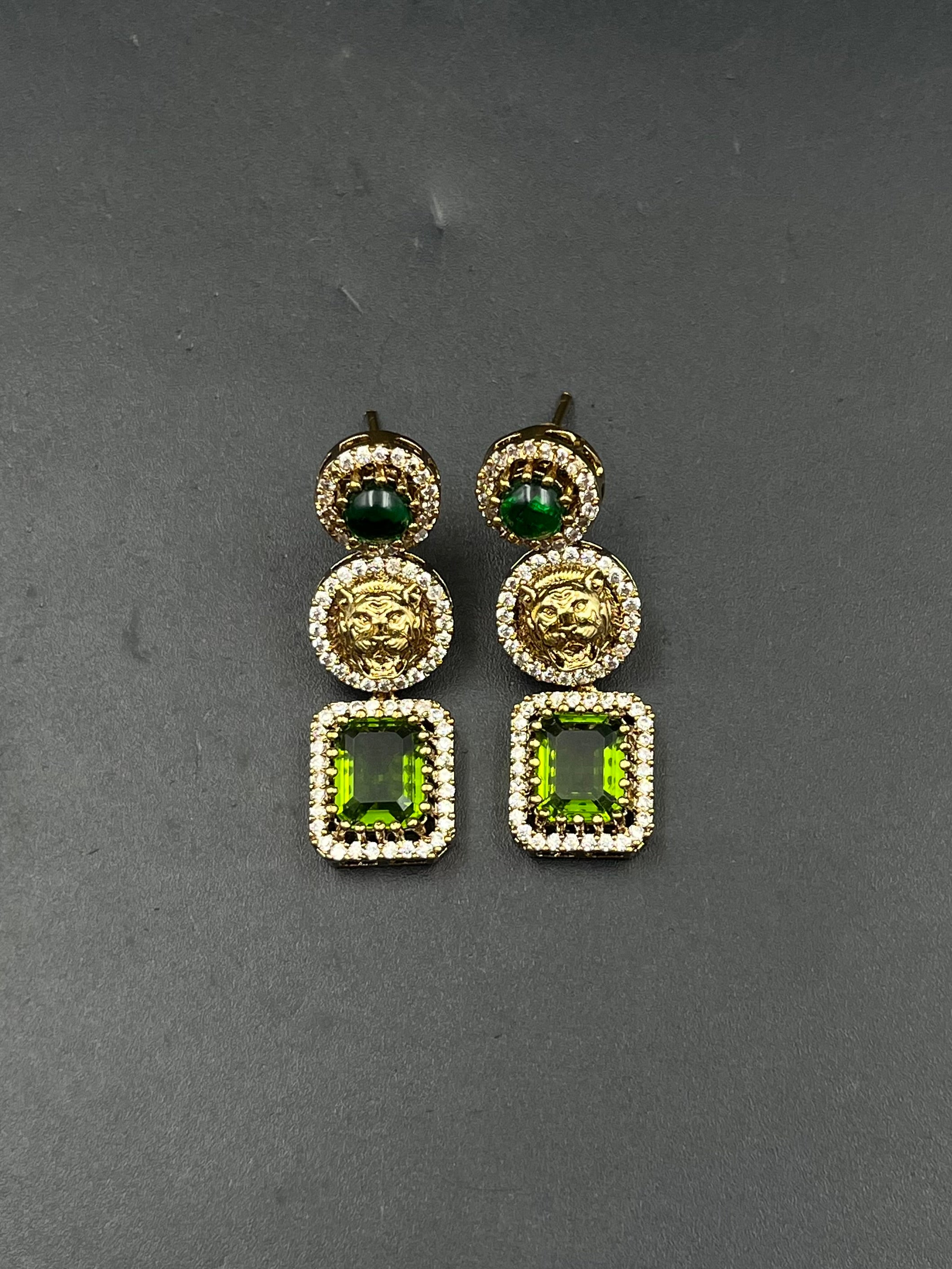 NURA EARRING