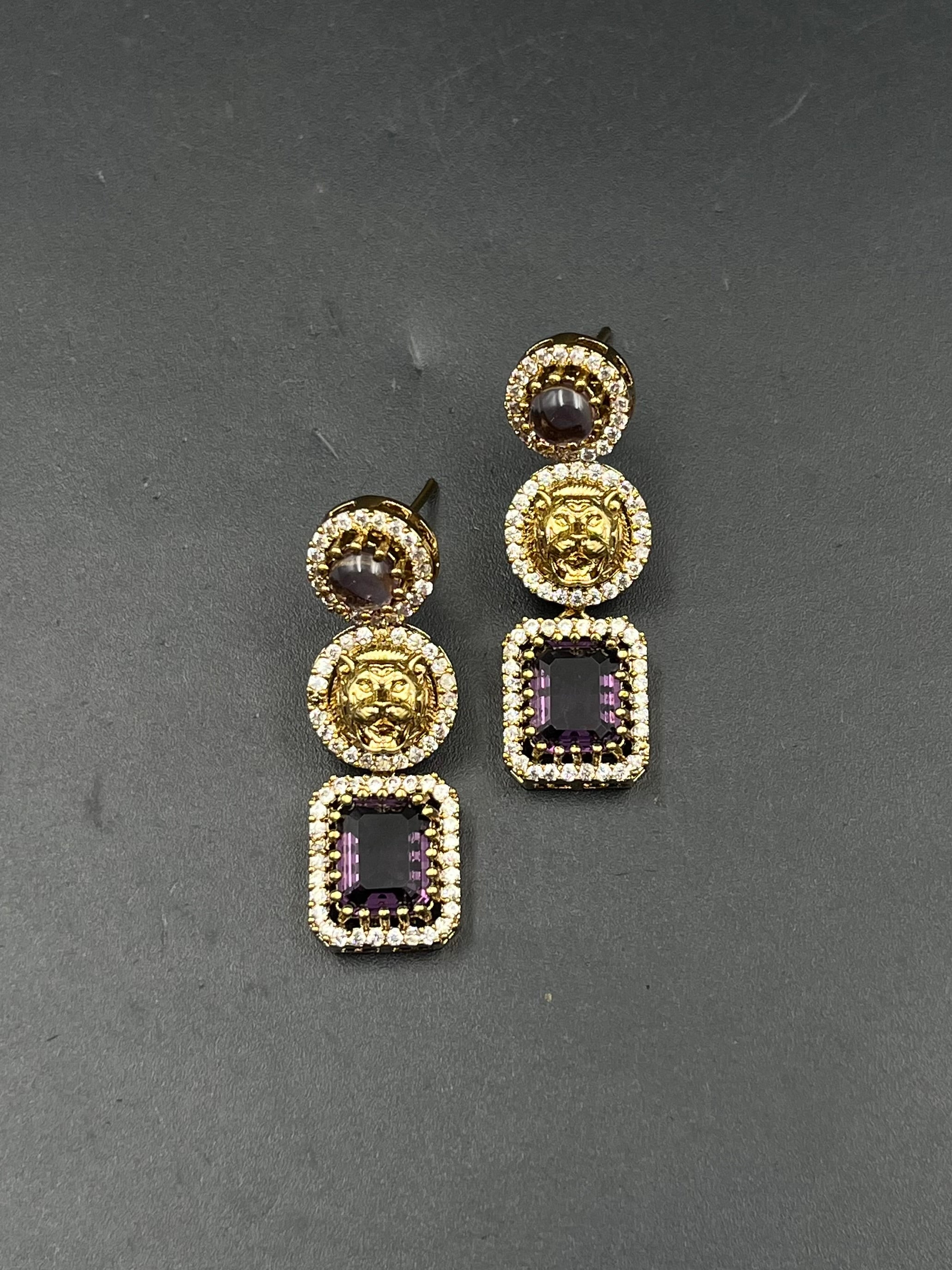 NURA EARRING