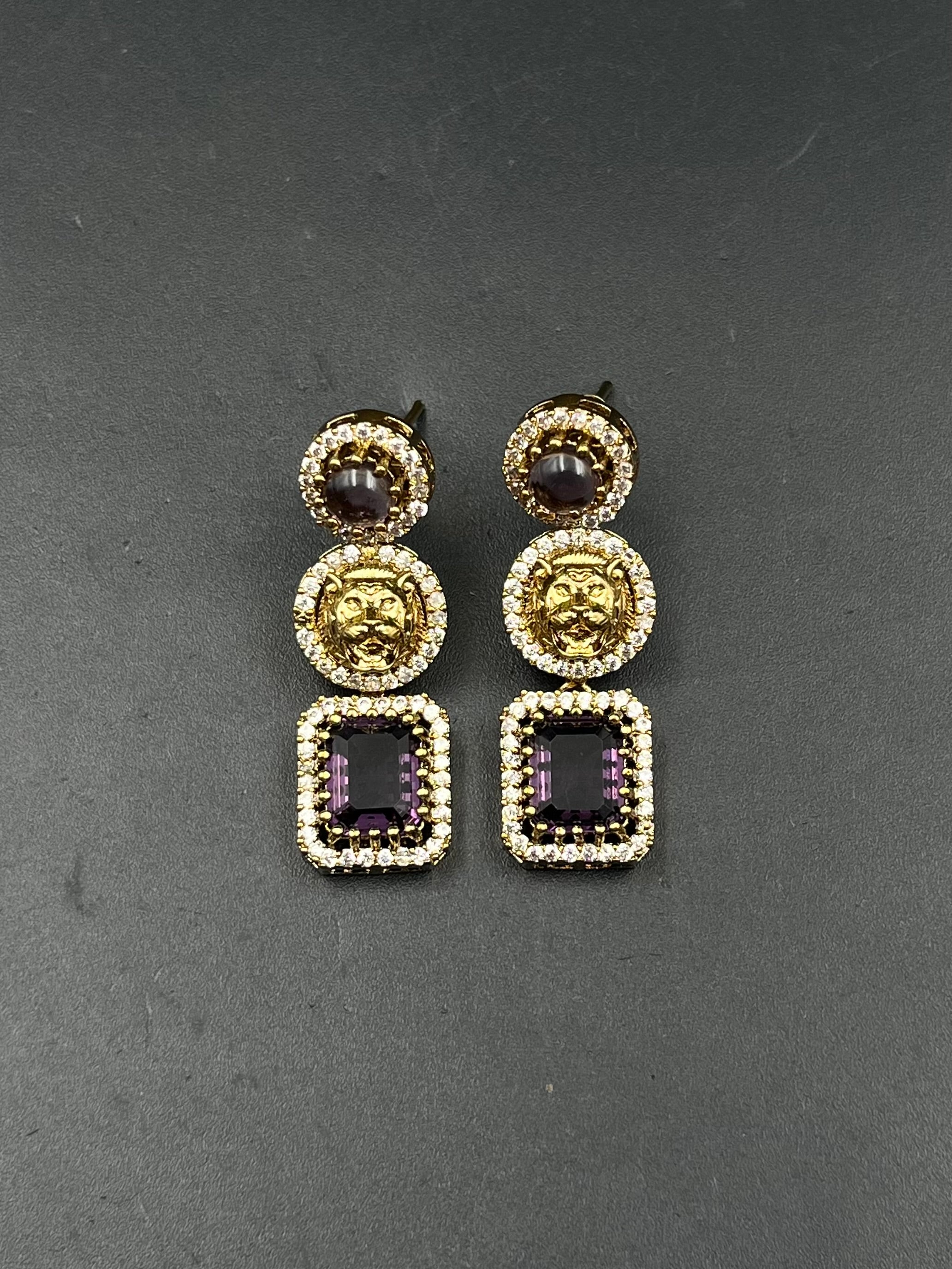 NURA EARRING