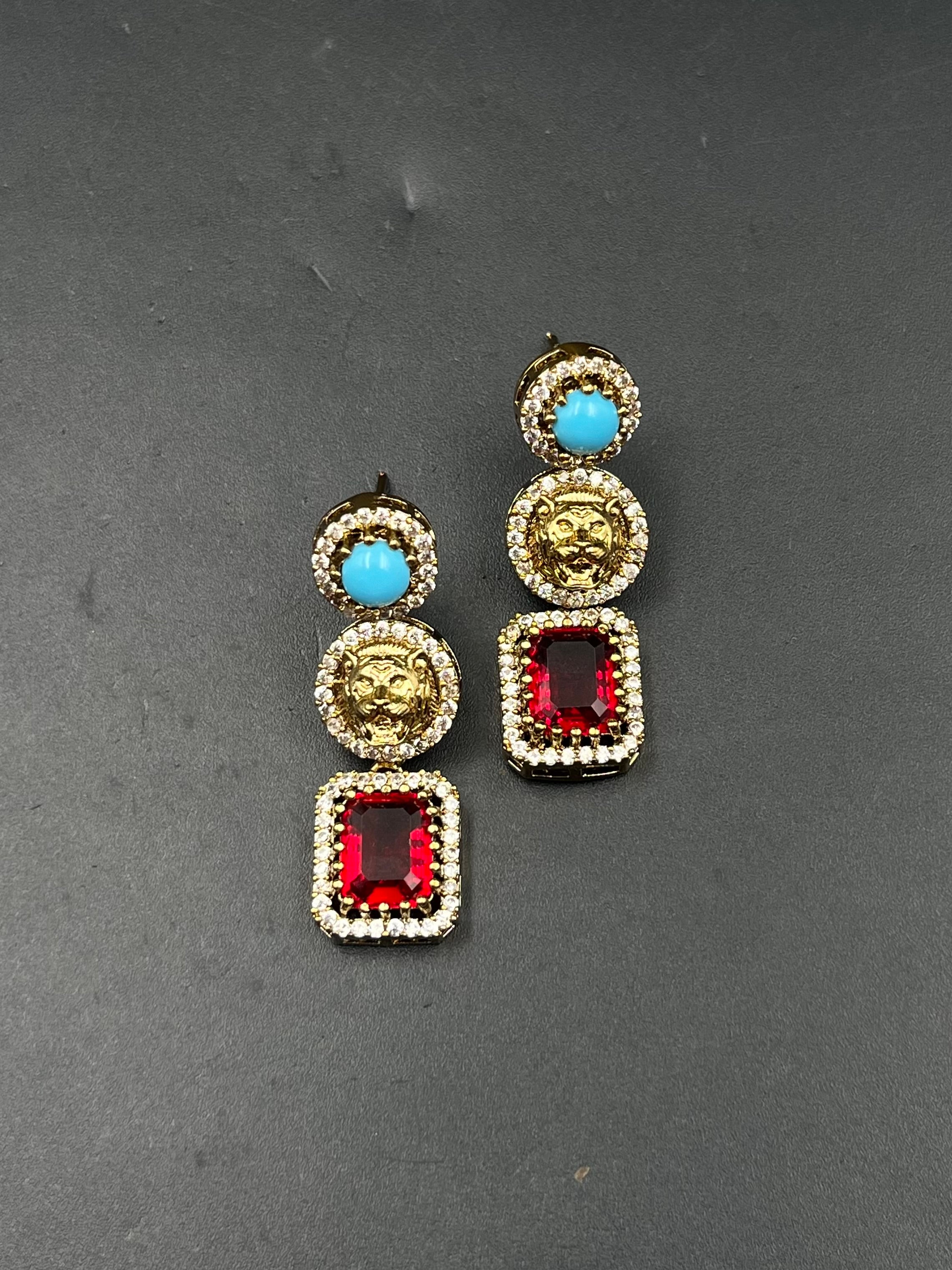 NURA EARRING