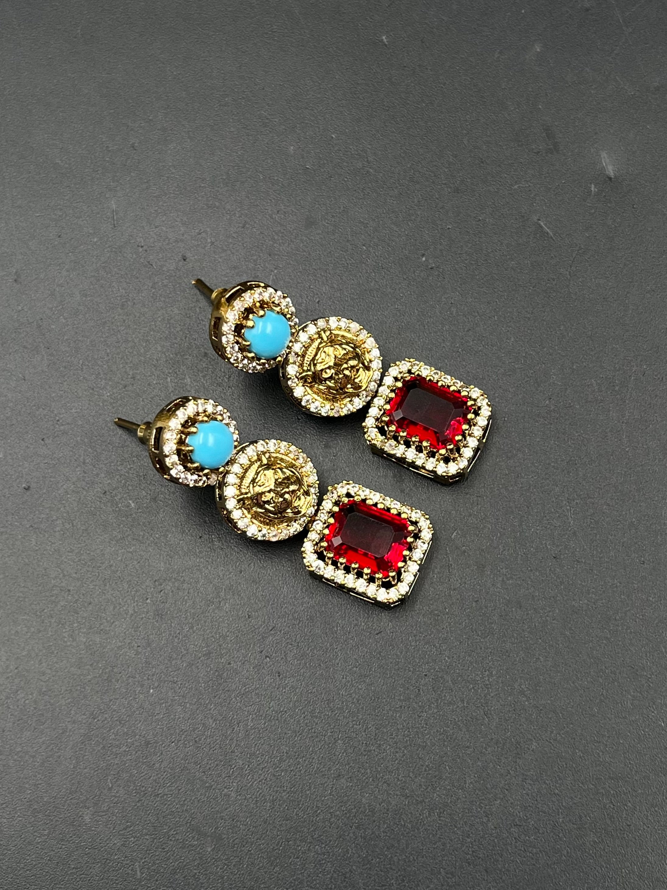 NURA EARRING