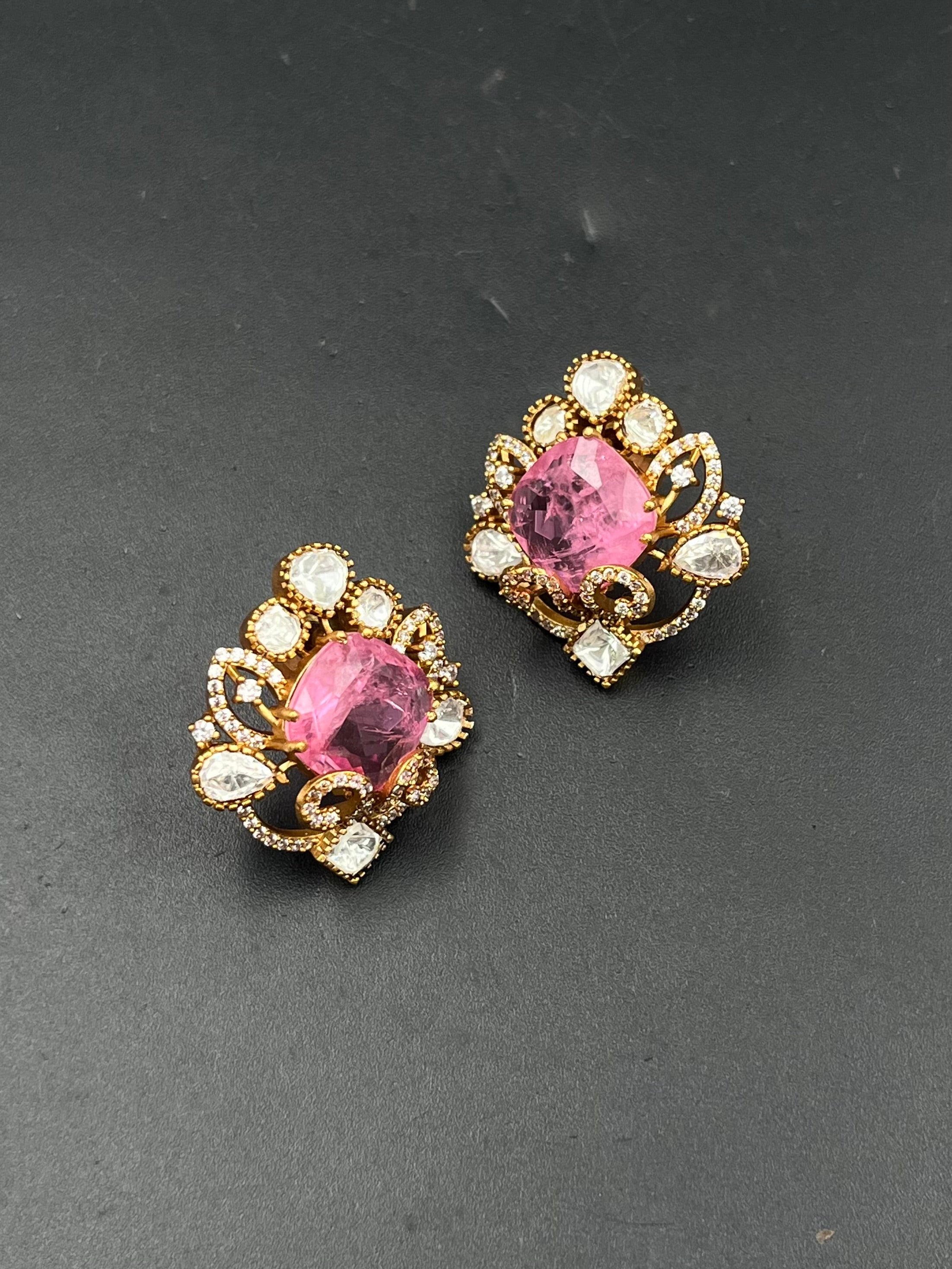LATIFA EARRING