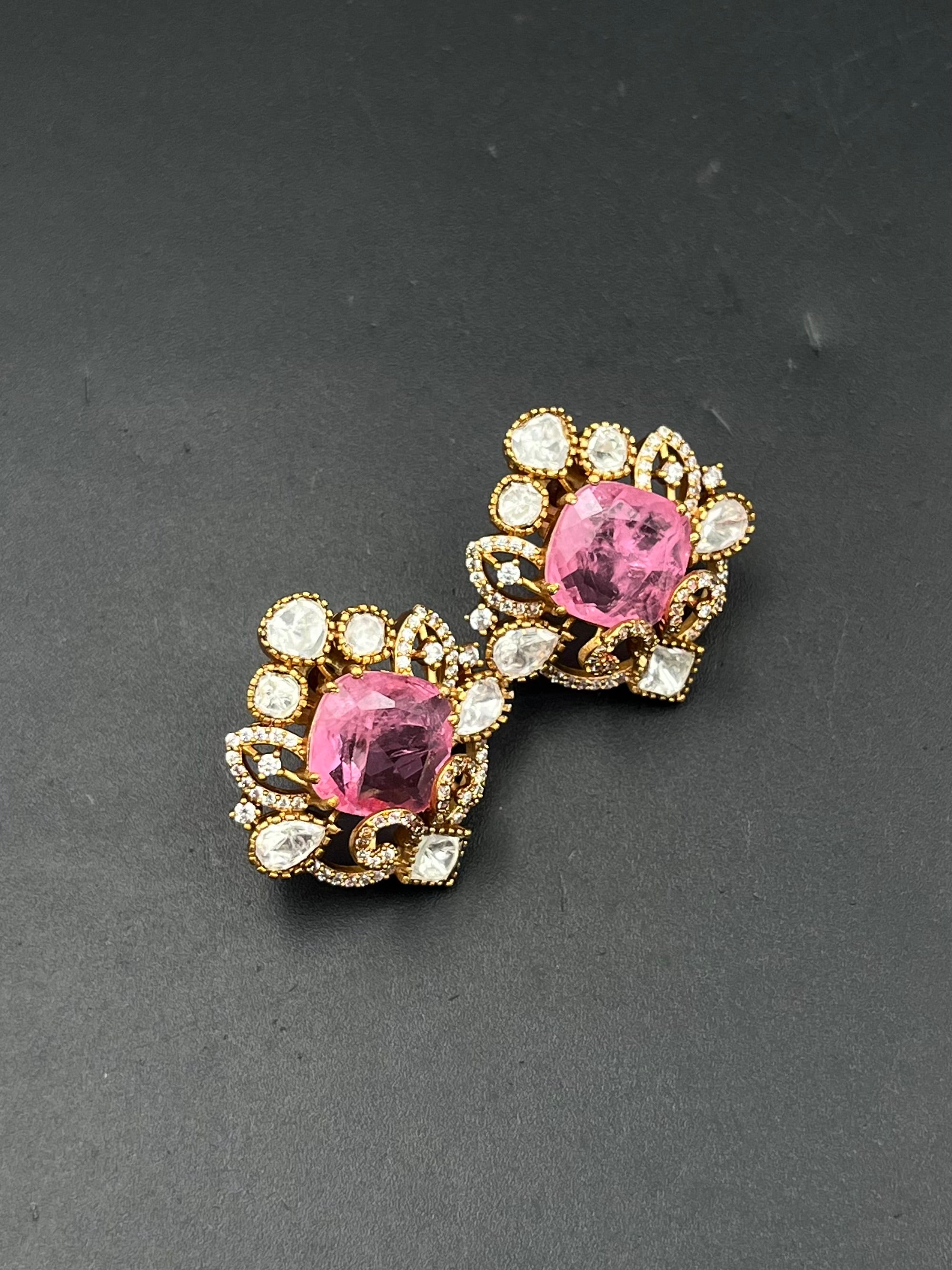 LATIFA EARRING
