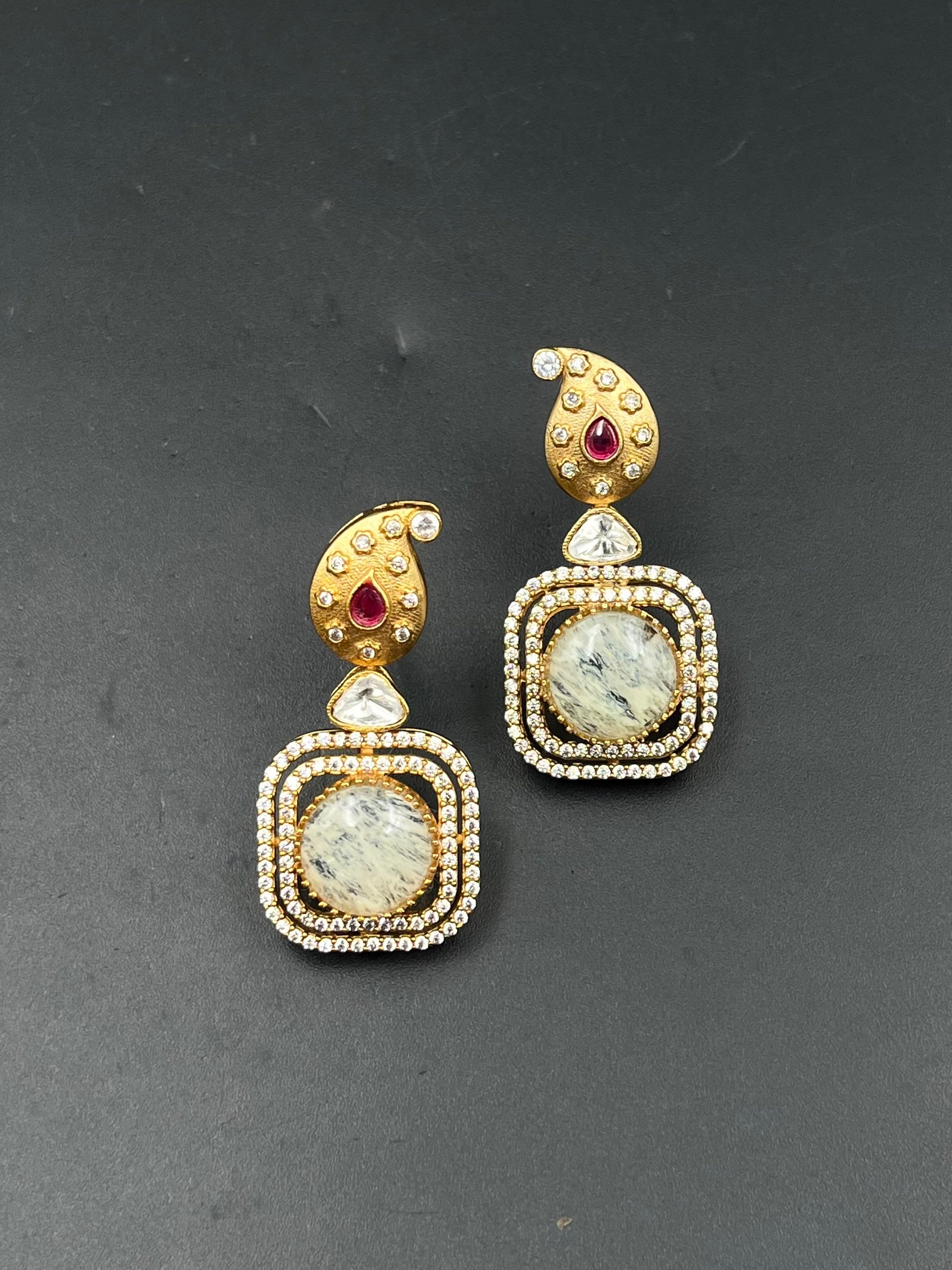 INA EARRING
