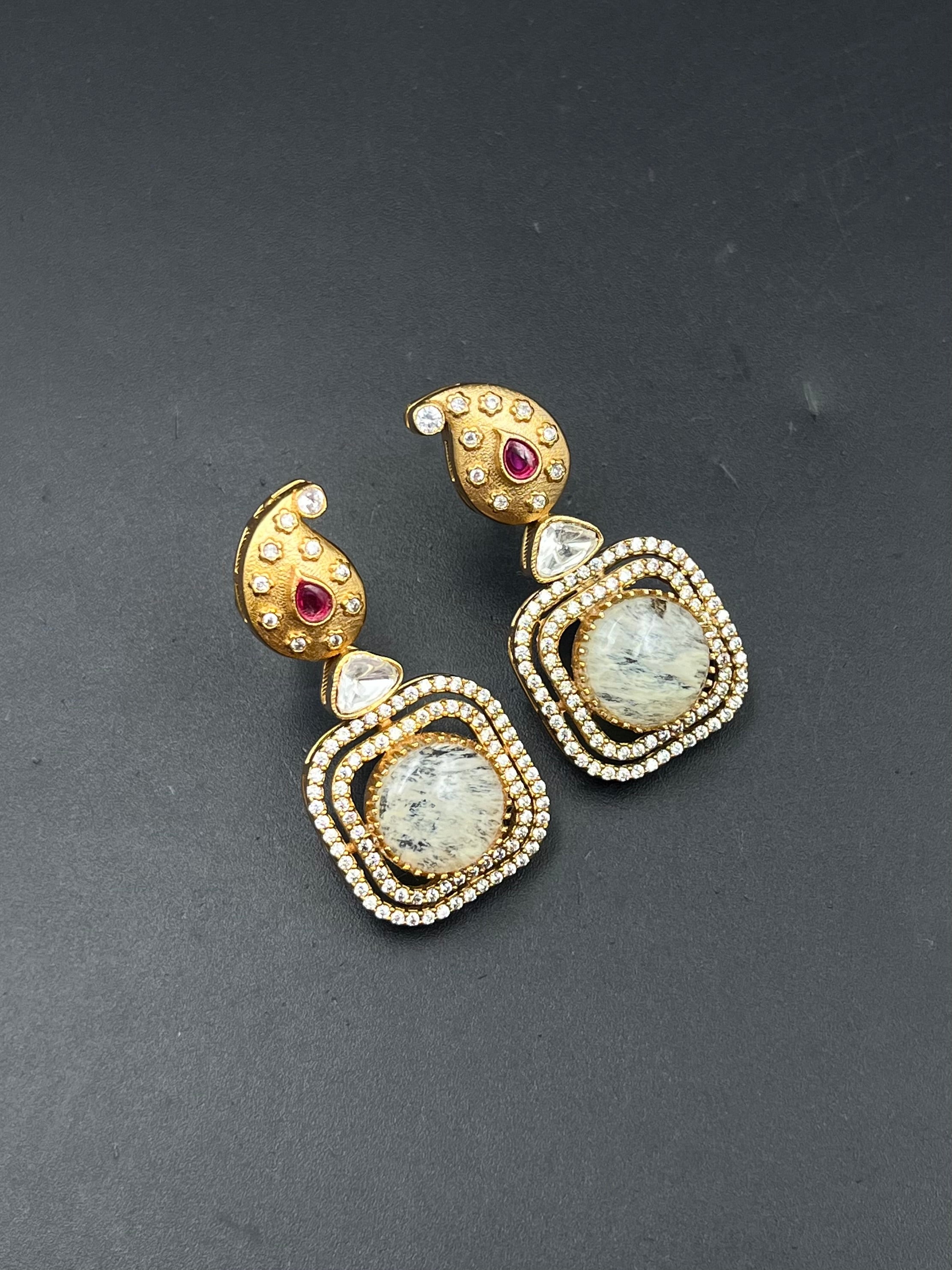 INA EARRING