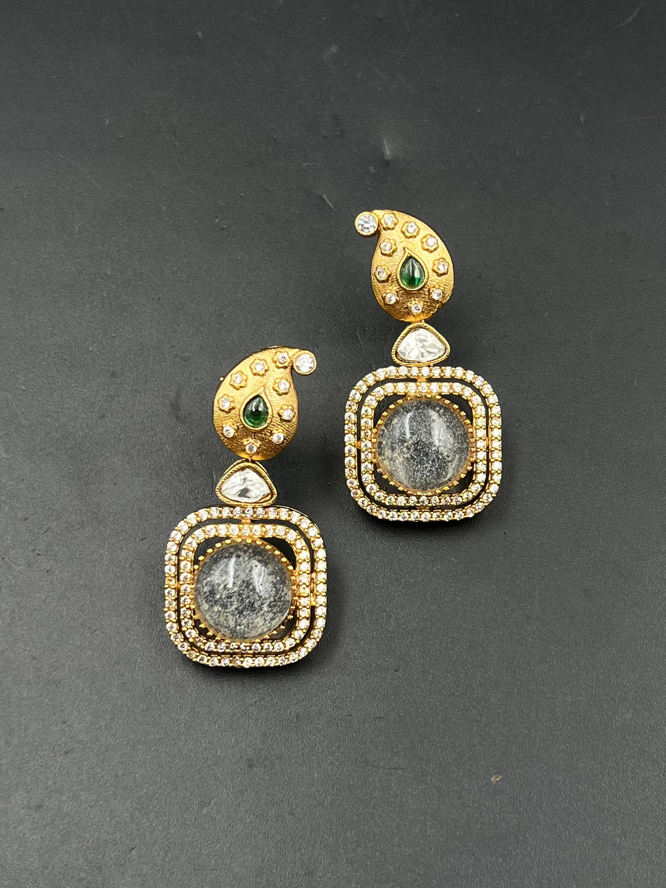 INA EARRING