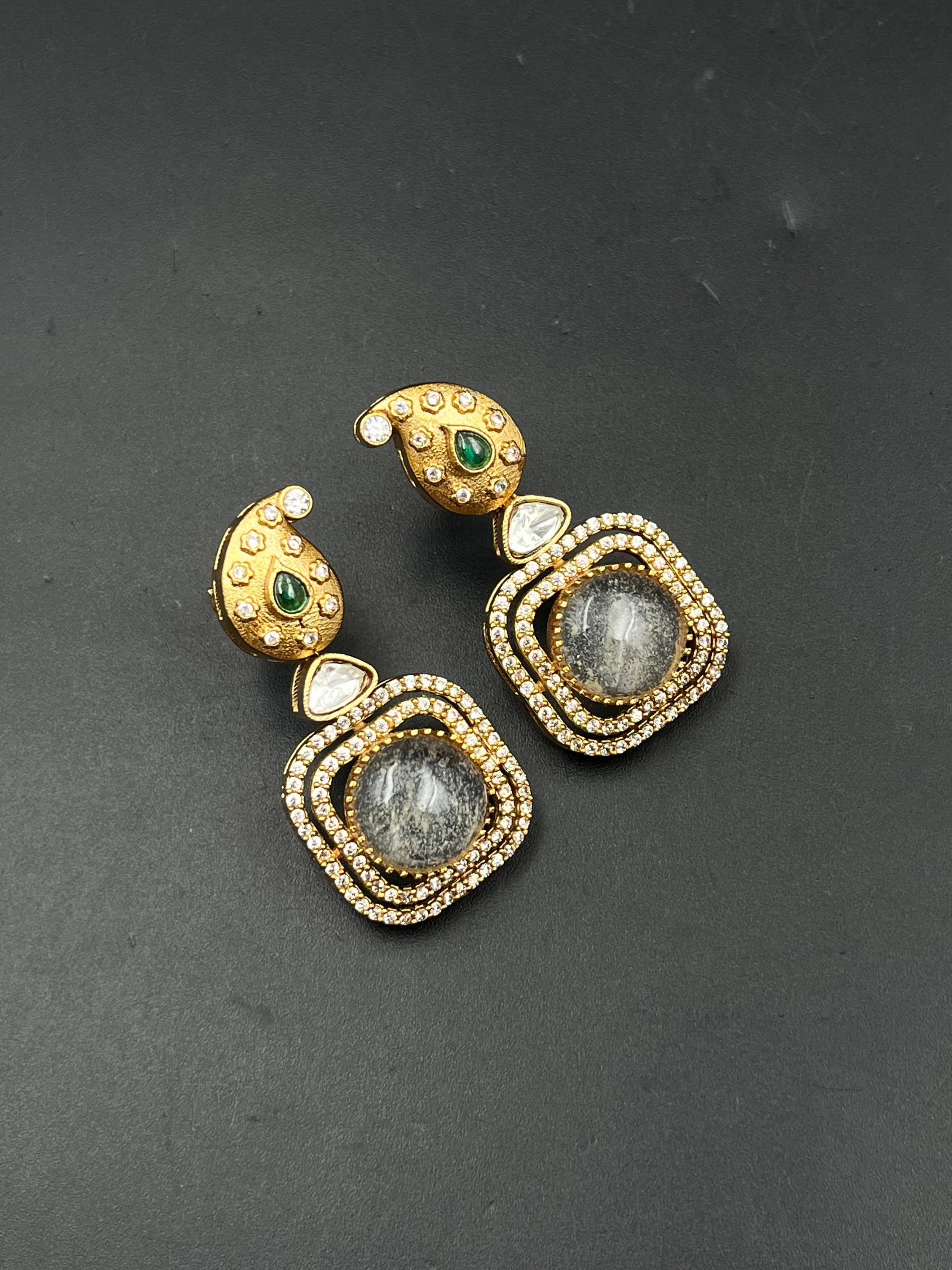 INA EARRING