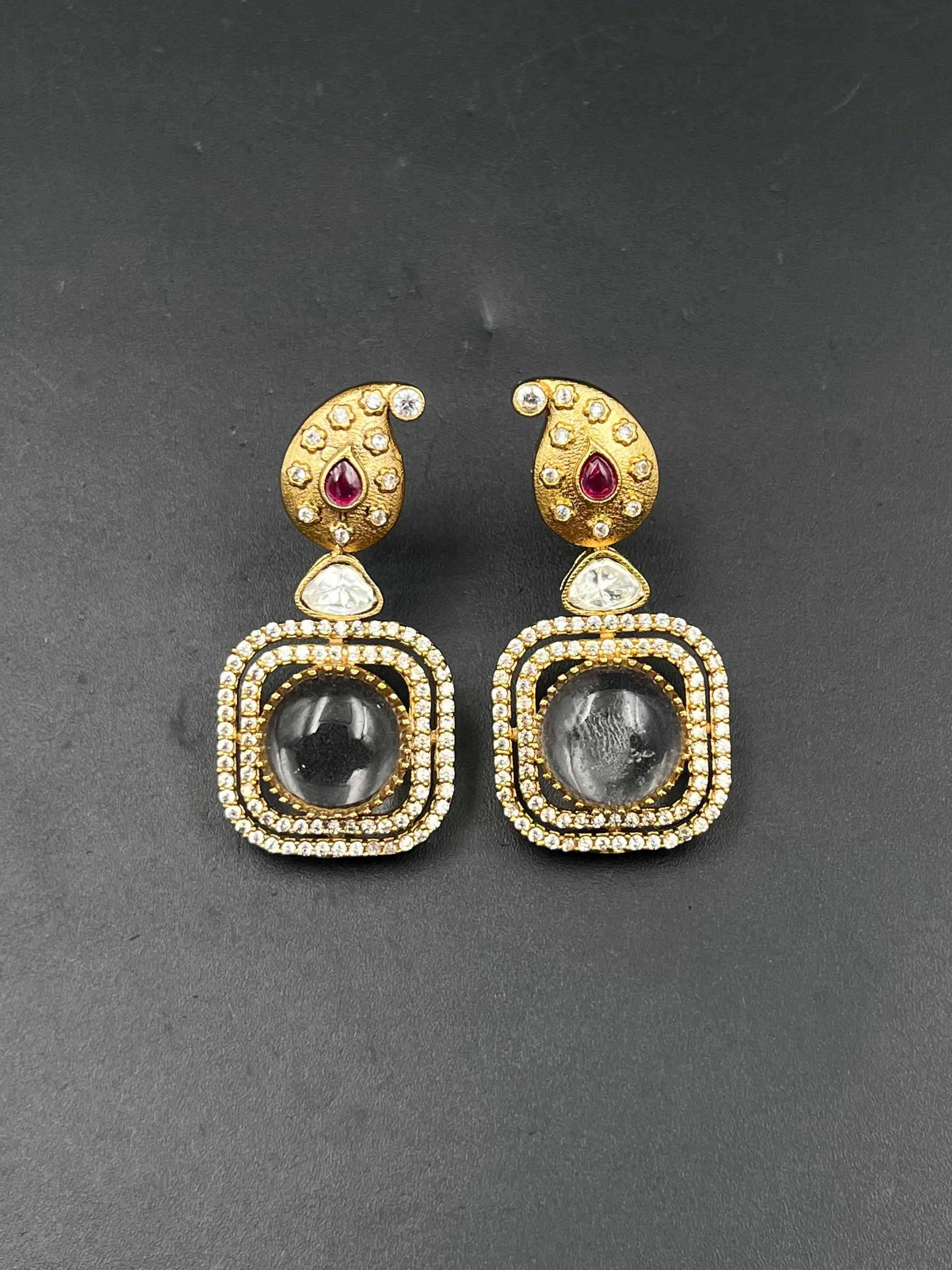 INA EARRING