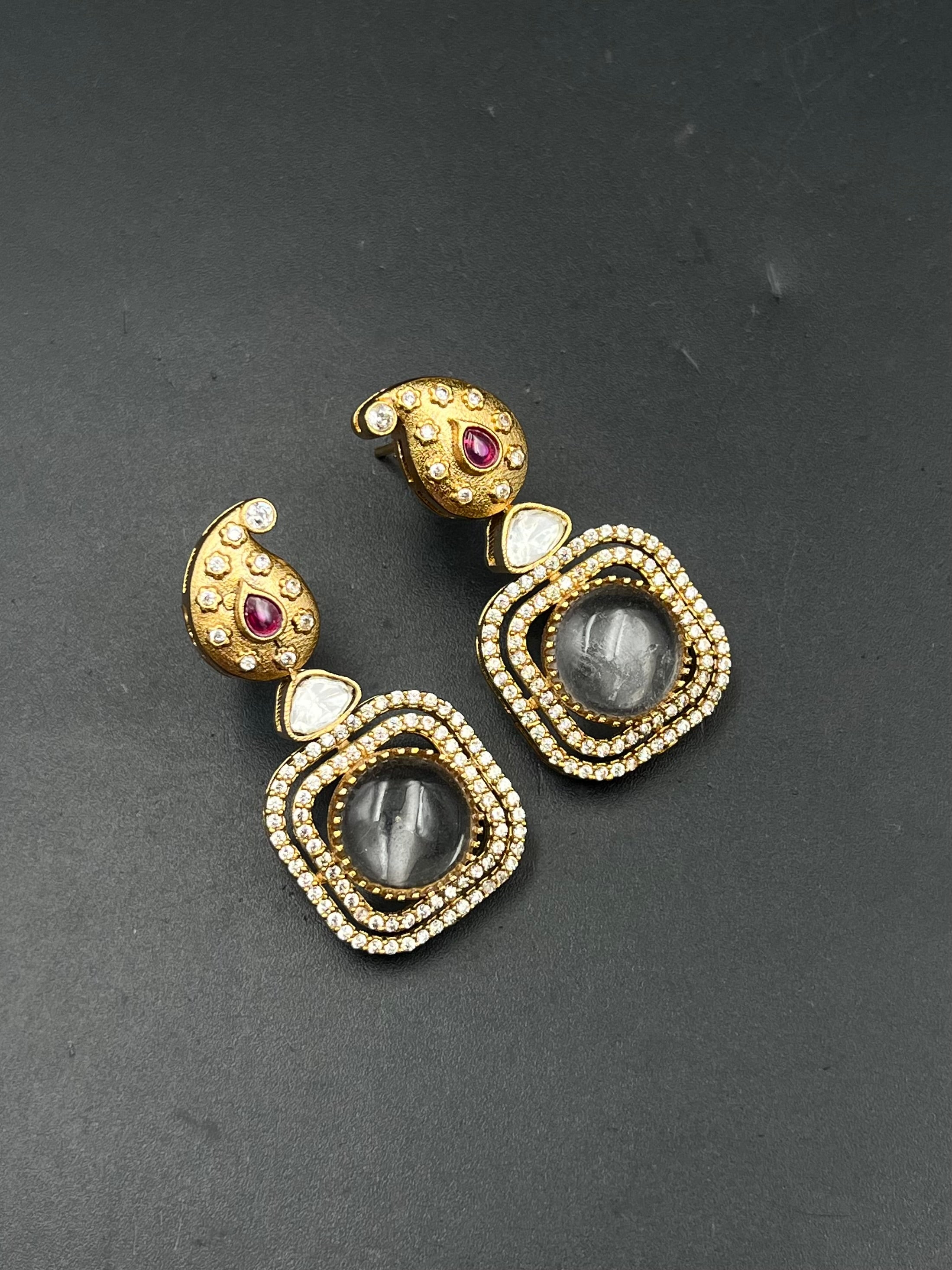 INA EARRING