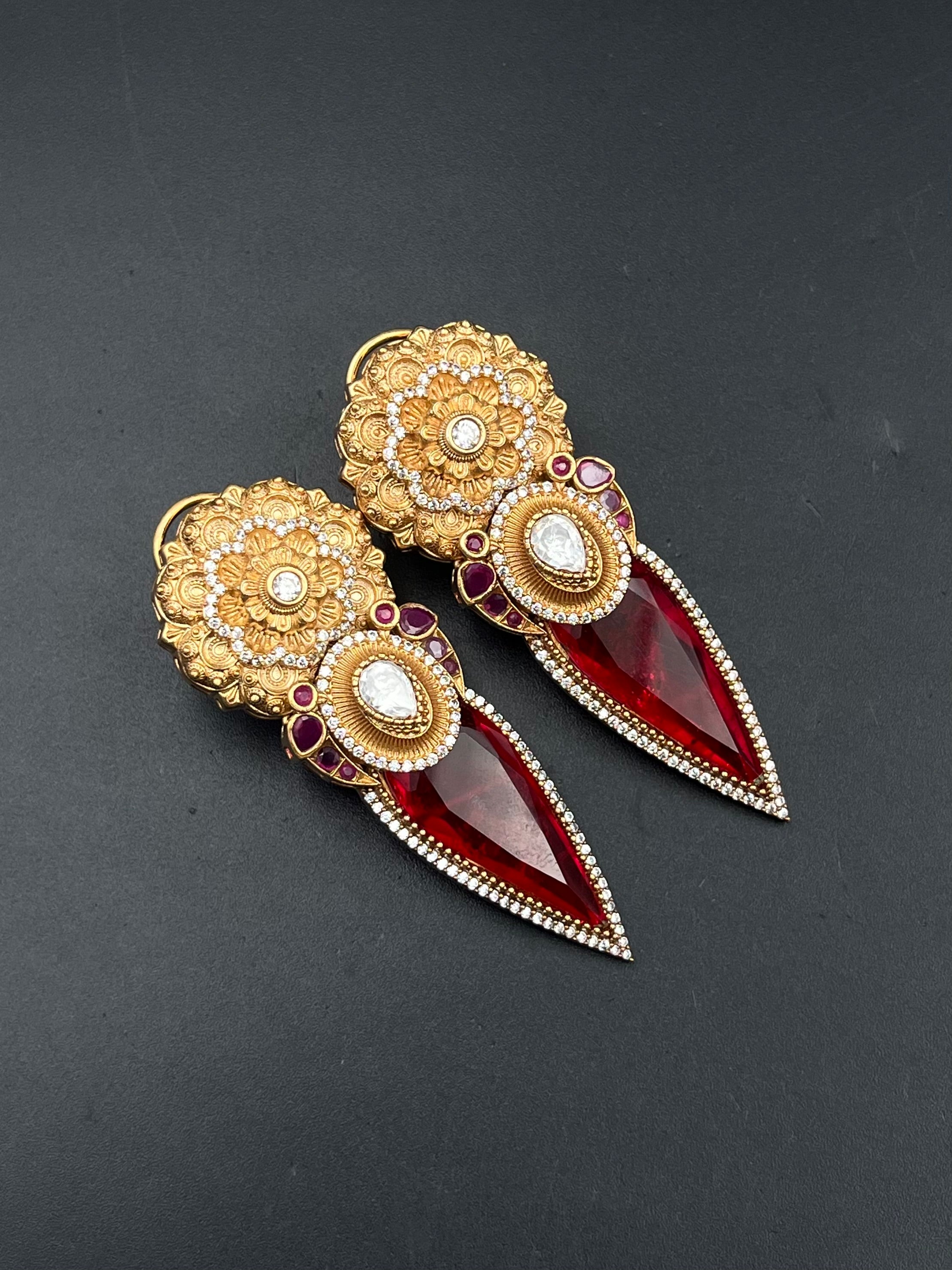 JIYA EARRING