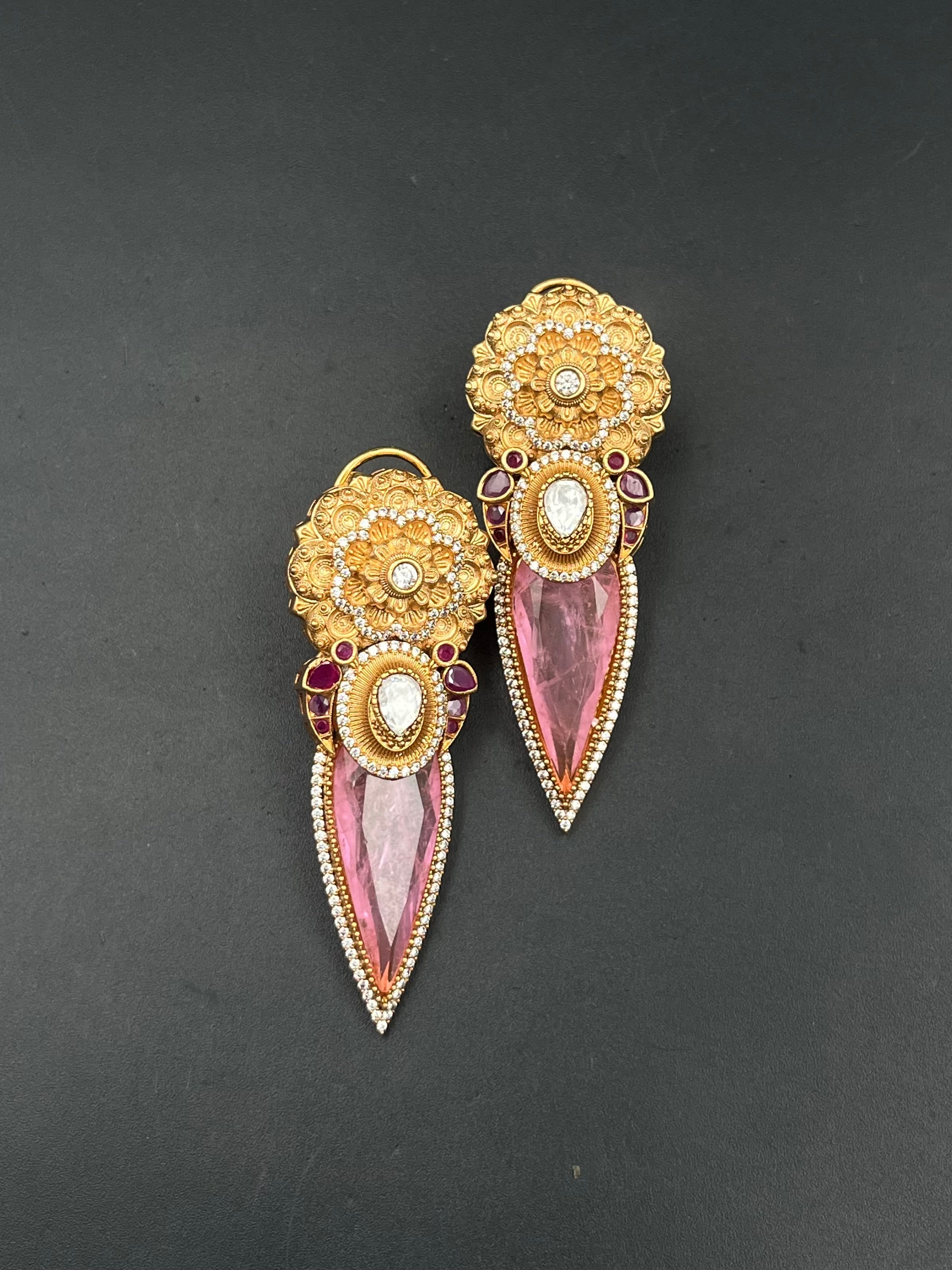 JIYA EARRING